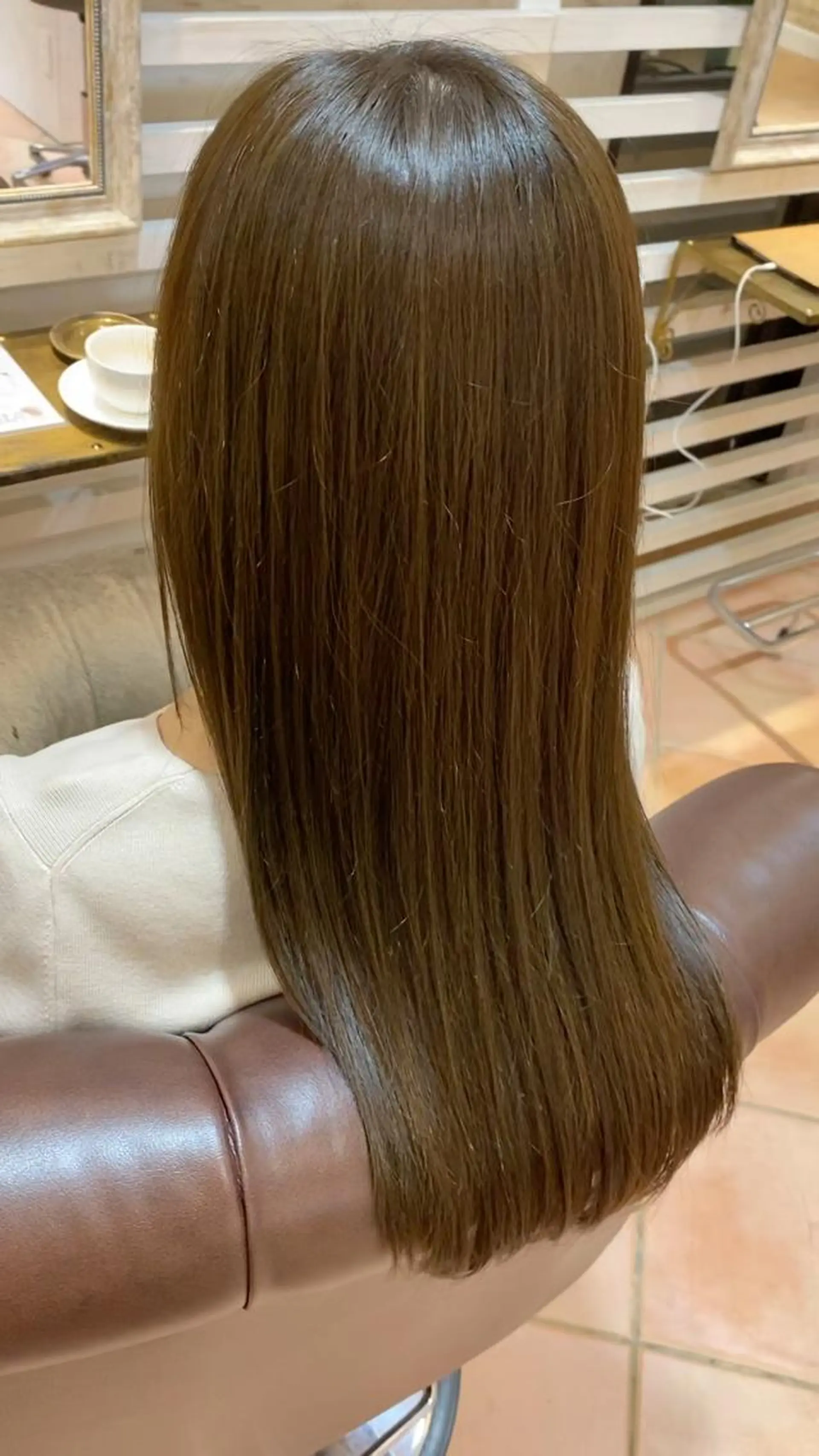 ロング カラー ベージュカラー オリーブベージュ ブリーチなし✨艶髪 カラー𓃲YAGIのヘアスタイル