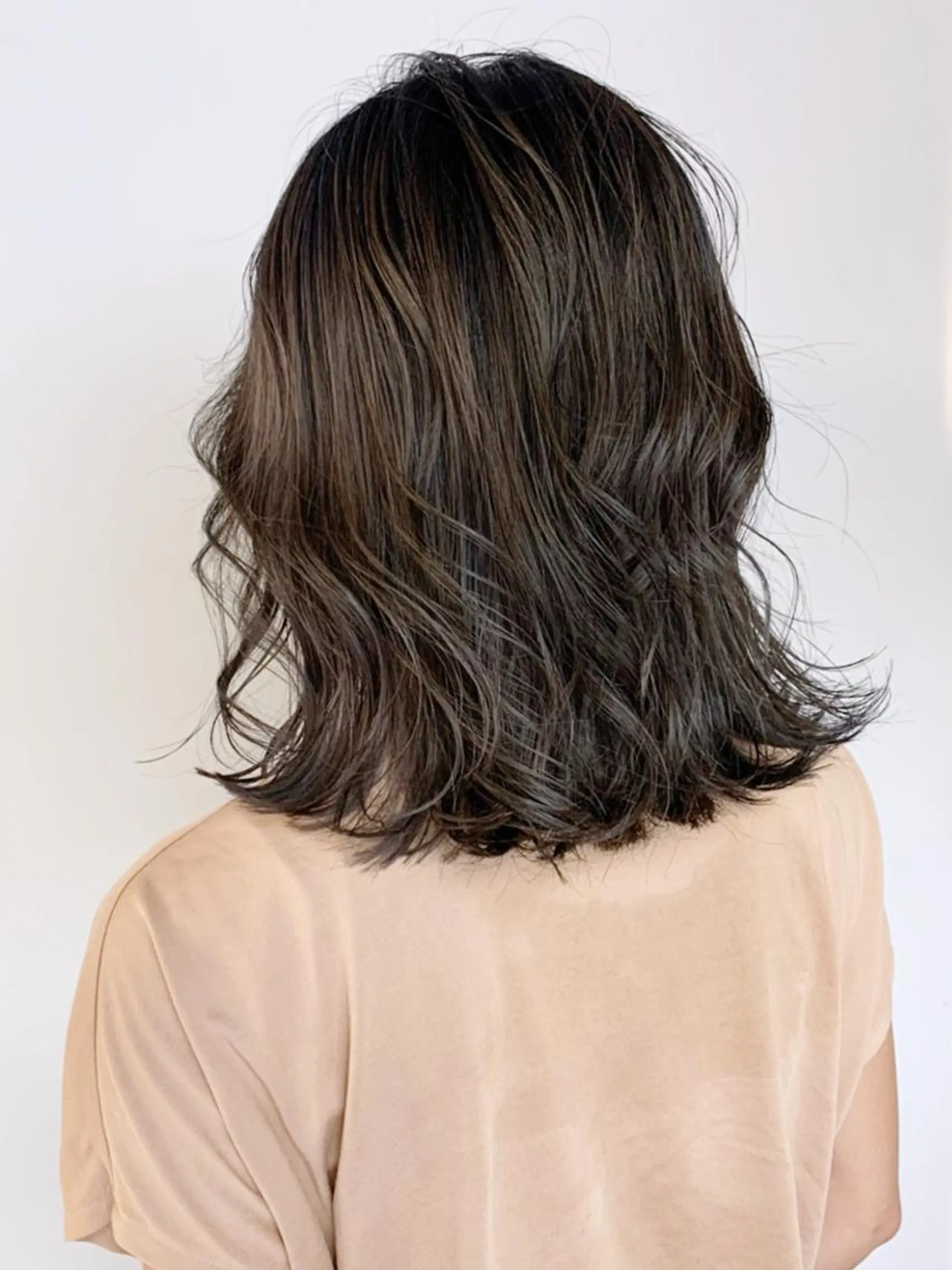 ミディアム カラー パーマ ヘアアレンジ グレージュ ITbyALBUM 中野店のヘアスタイル