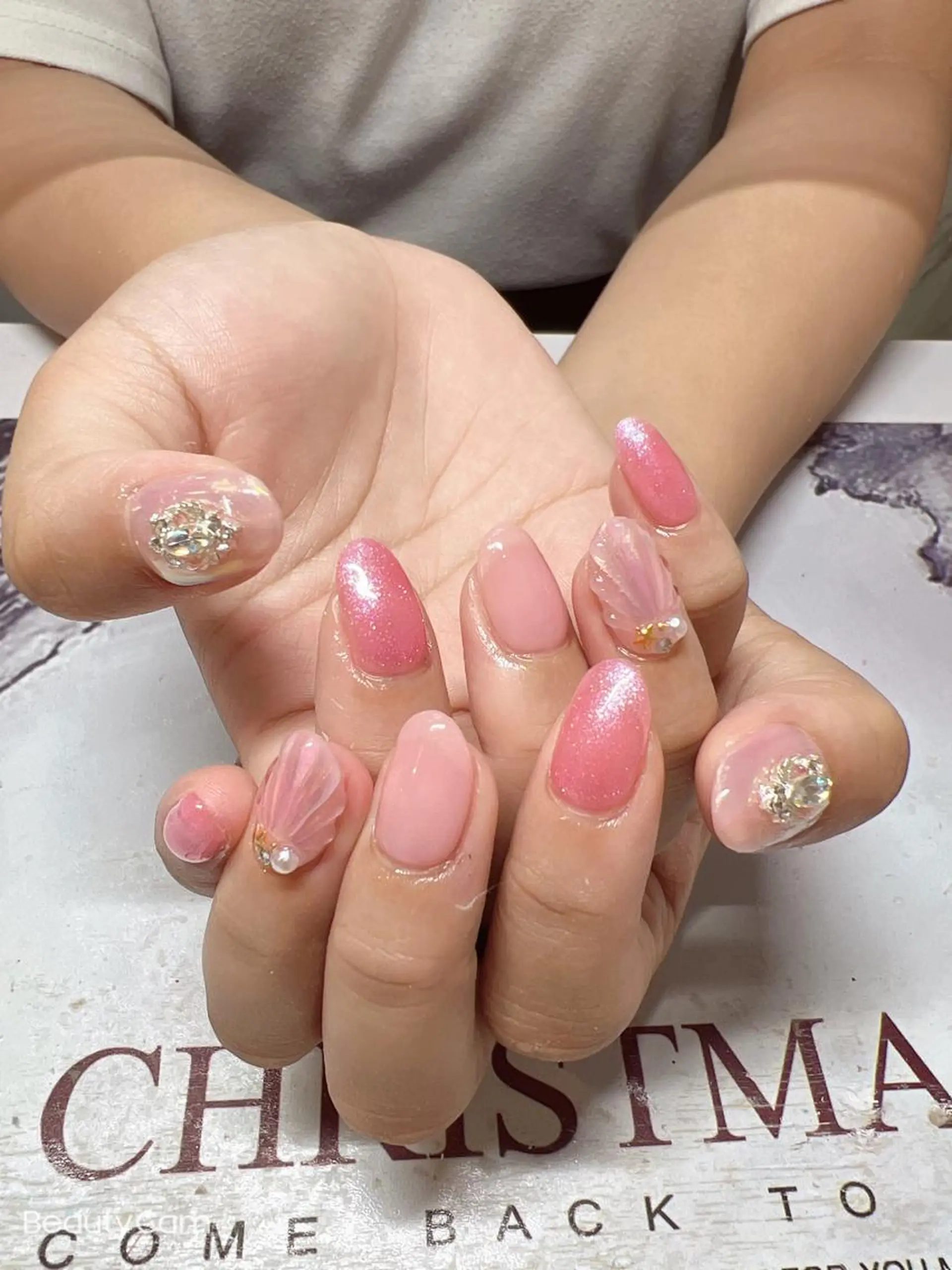 ネイル ガレンドウ 白澤 愛子のネイルデザイン