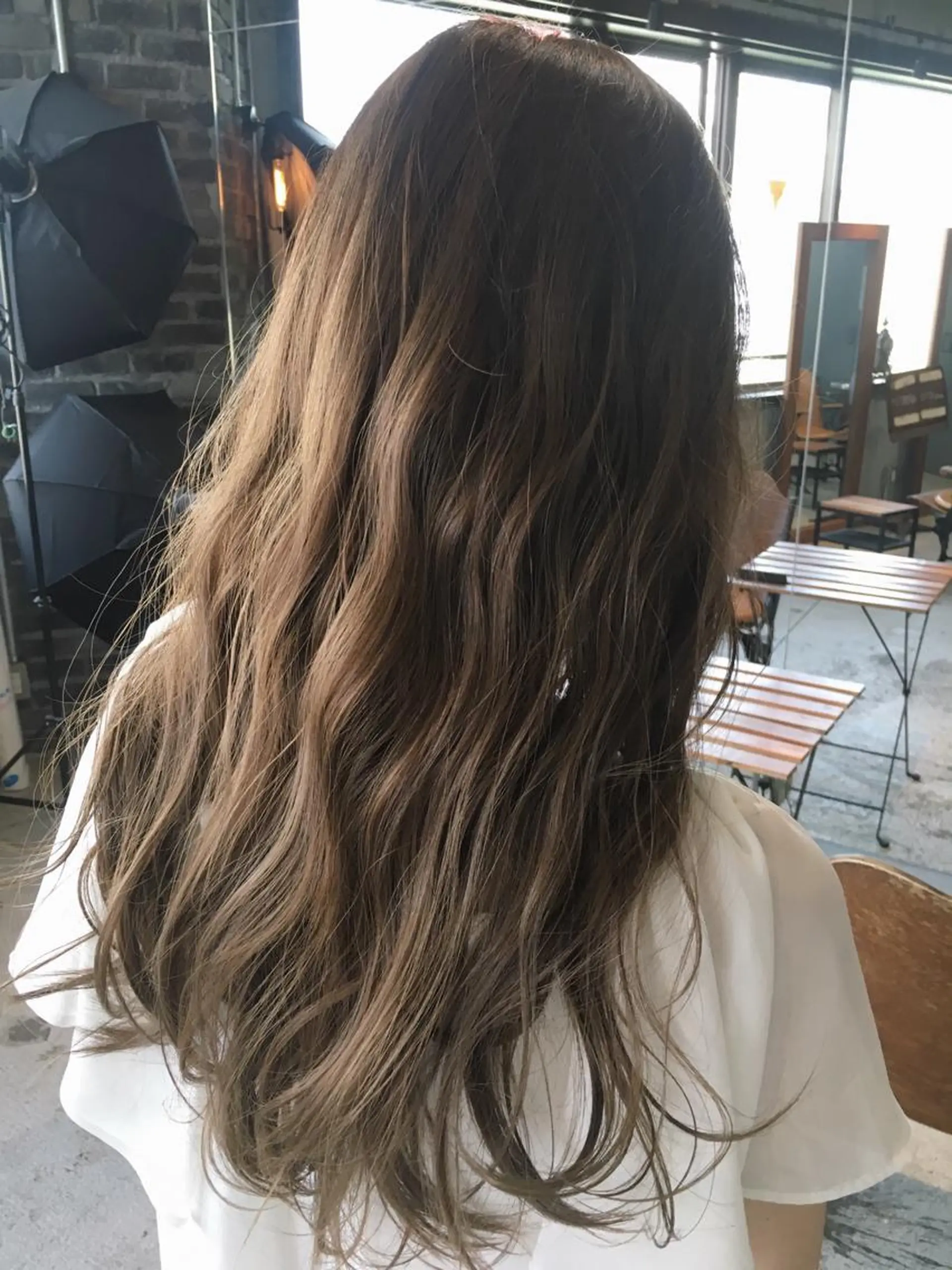 ロング カラー ベージュカラー ハイライトカラー ミルクティーベージュ ハイライト ヘアカラー トリートメント 代表 中島貴志のヘアスタイル