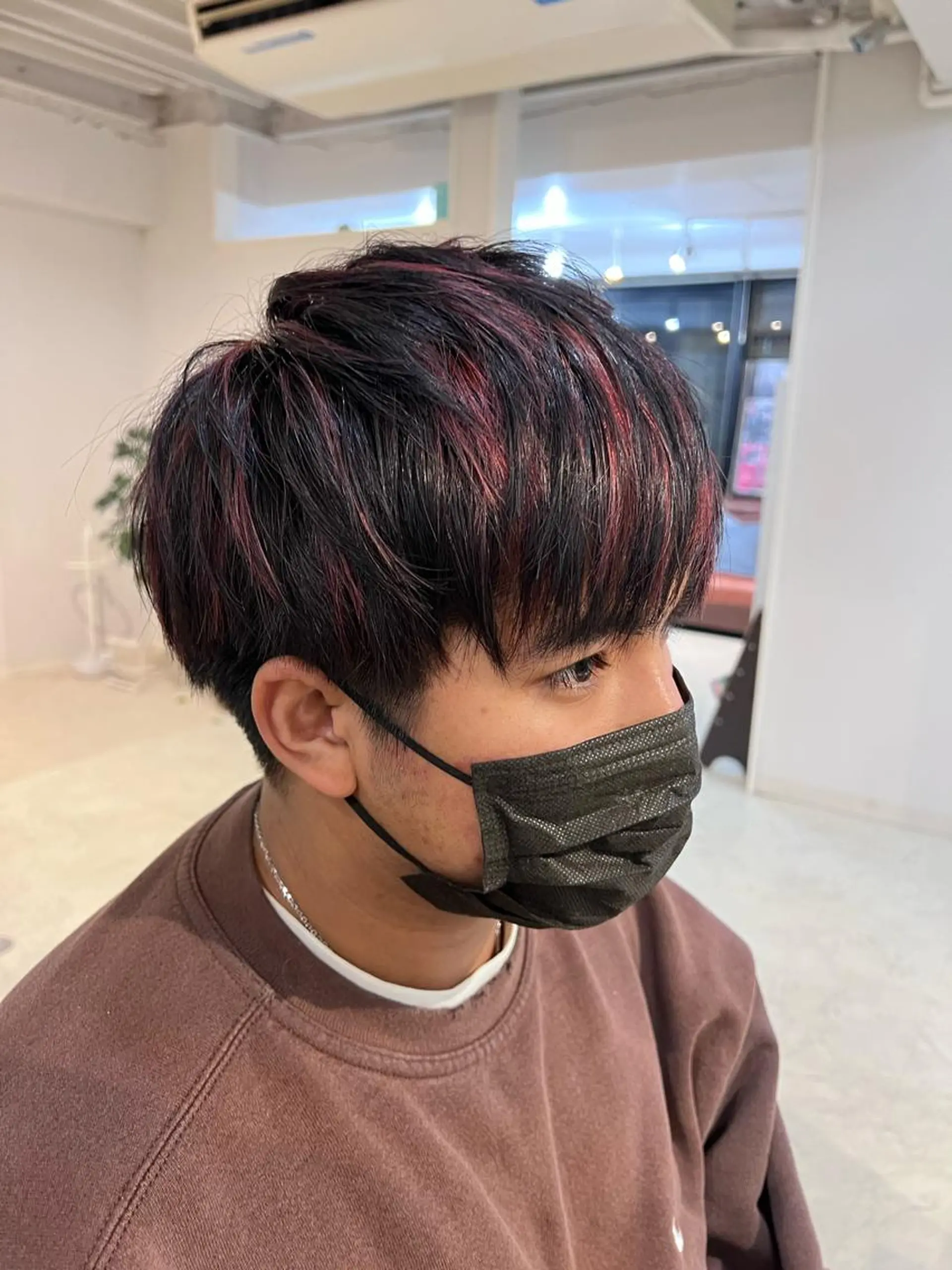 ミディアム カラー メンズ メンズハイライト メンズメッシュ ハイライトカラー メッシュ レッドカラー 🤍中野 レオ🤍のヘアスタイル