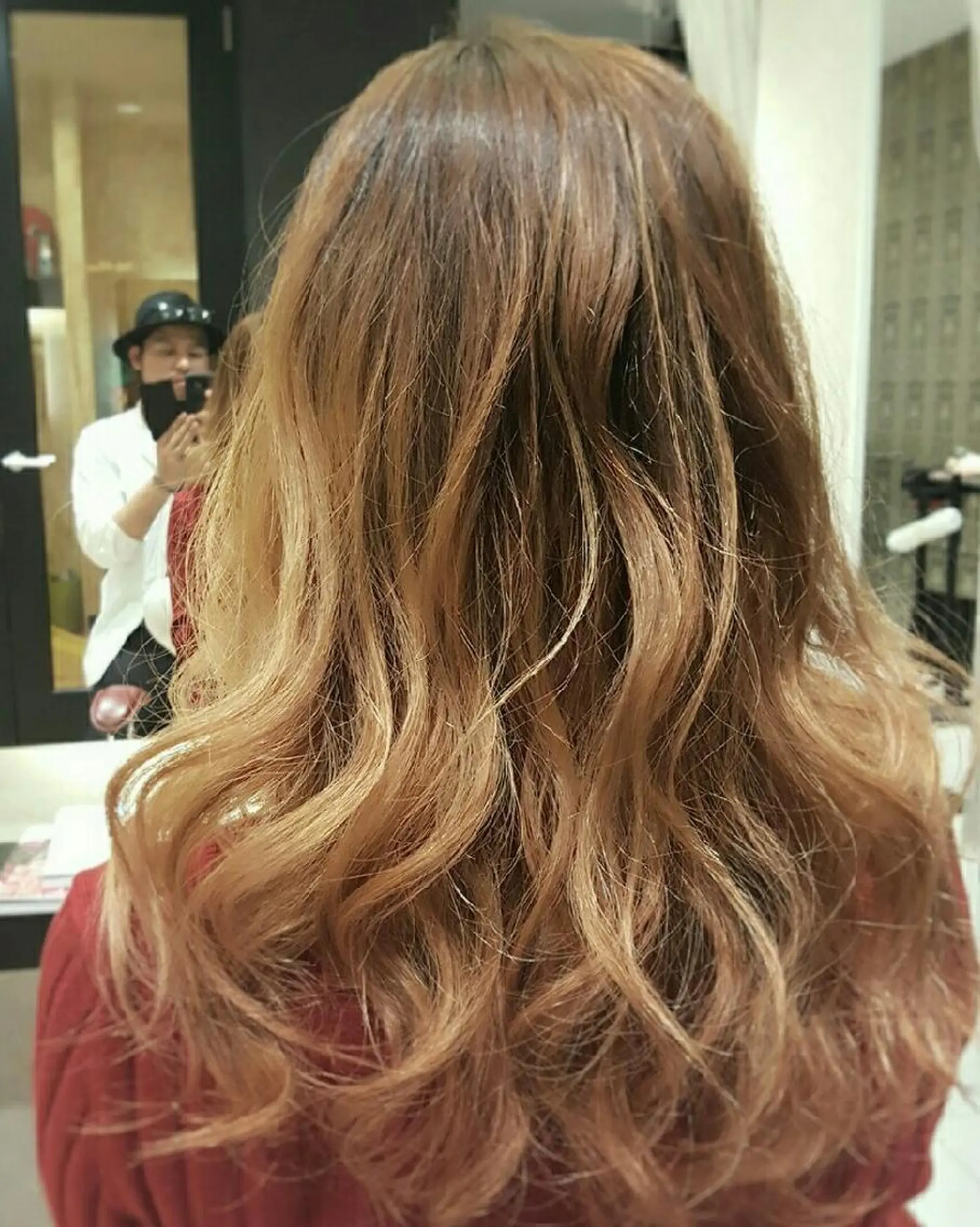 セミロング カラー ヘアアレンジ ベージュカラー グラデーションカラー ピンクカラー ピンクベージュ 秋山 幸太のヘアスタイル