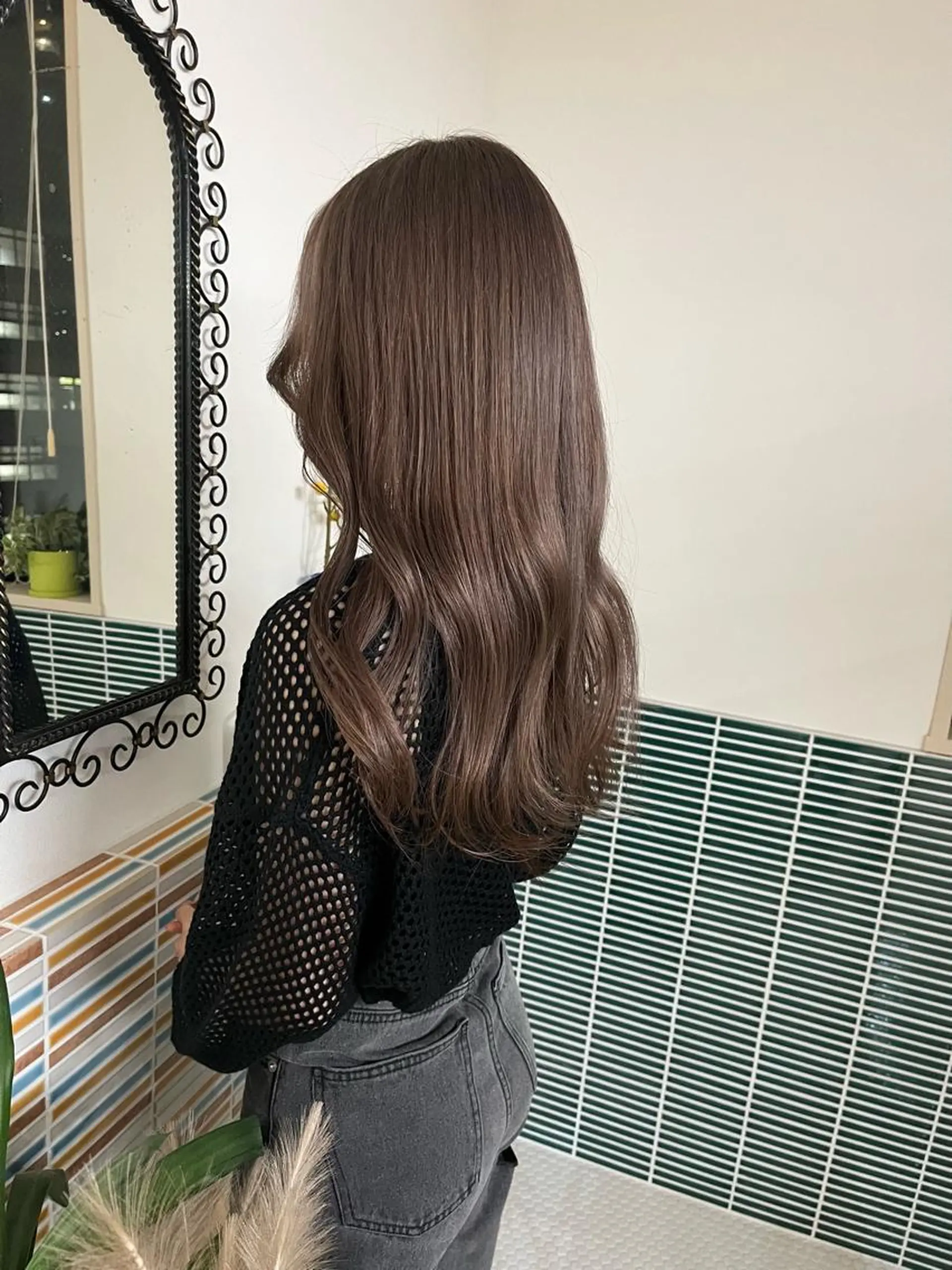 セミロング カラー ブラウンカラー ナチュラルブラウン カット ヘアカラー トリートメント 🩷ハイトーン透明感 レイヤー🩷ユリカのヘアスタイル