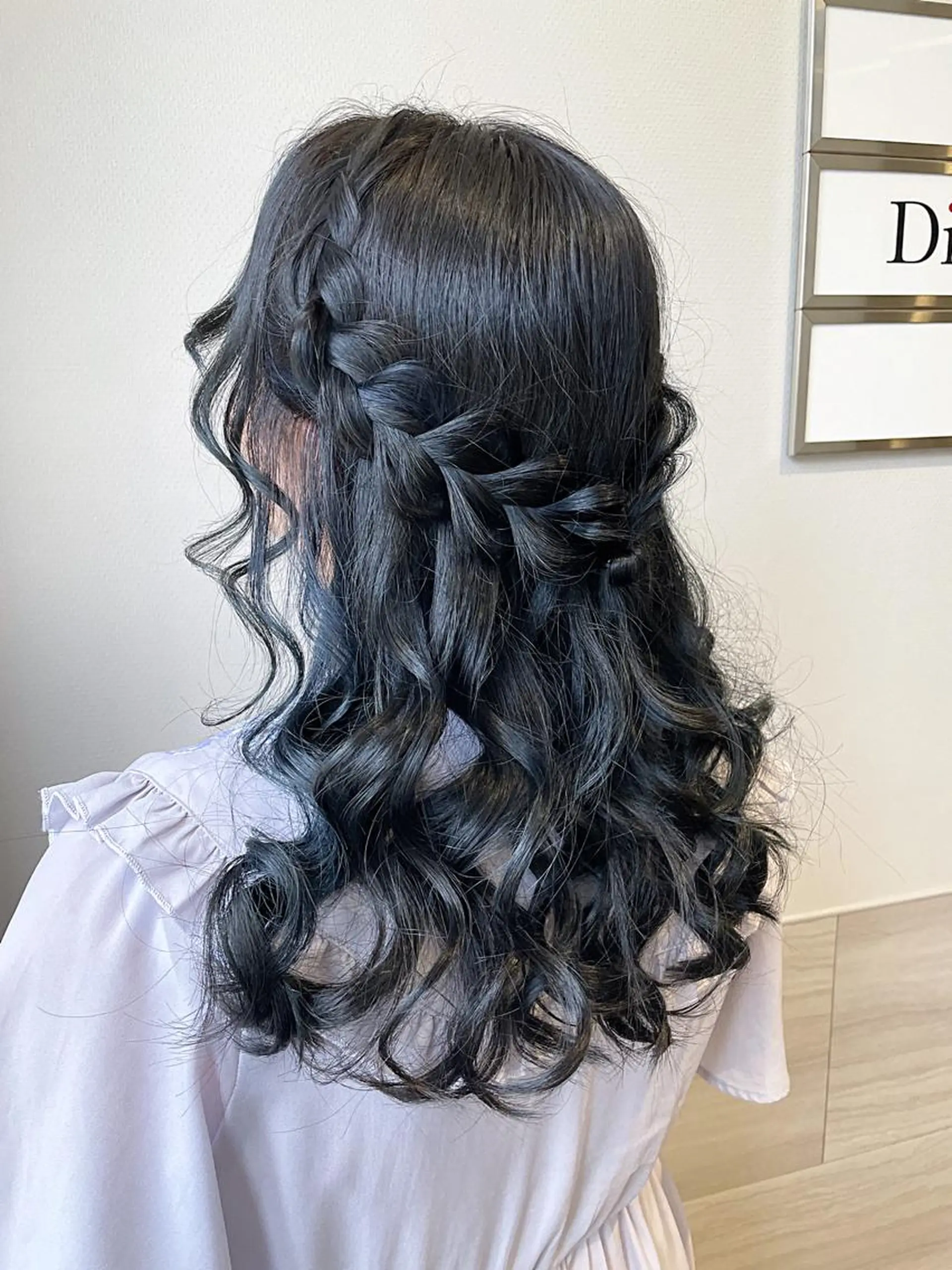 ロング 倉地 更彩のヘアスタイル