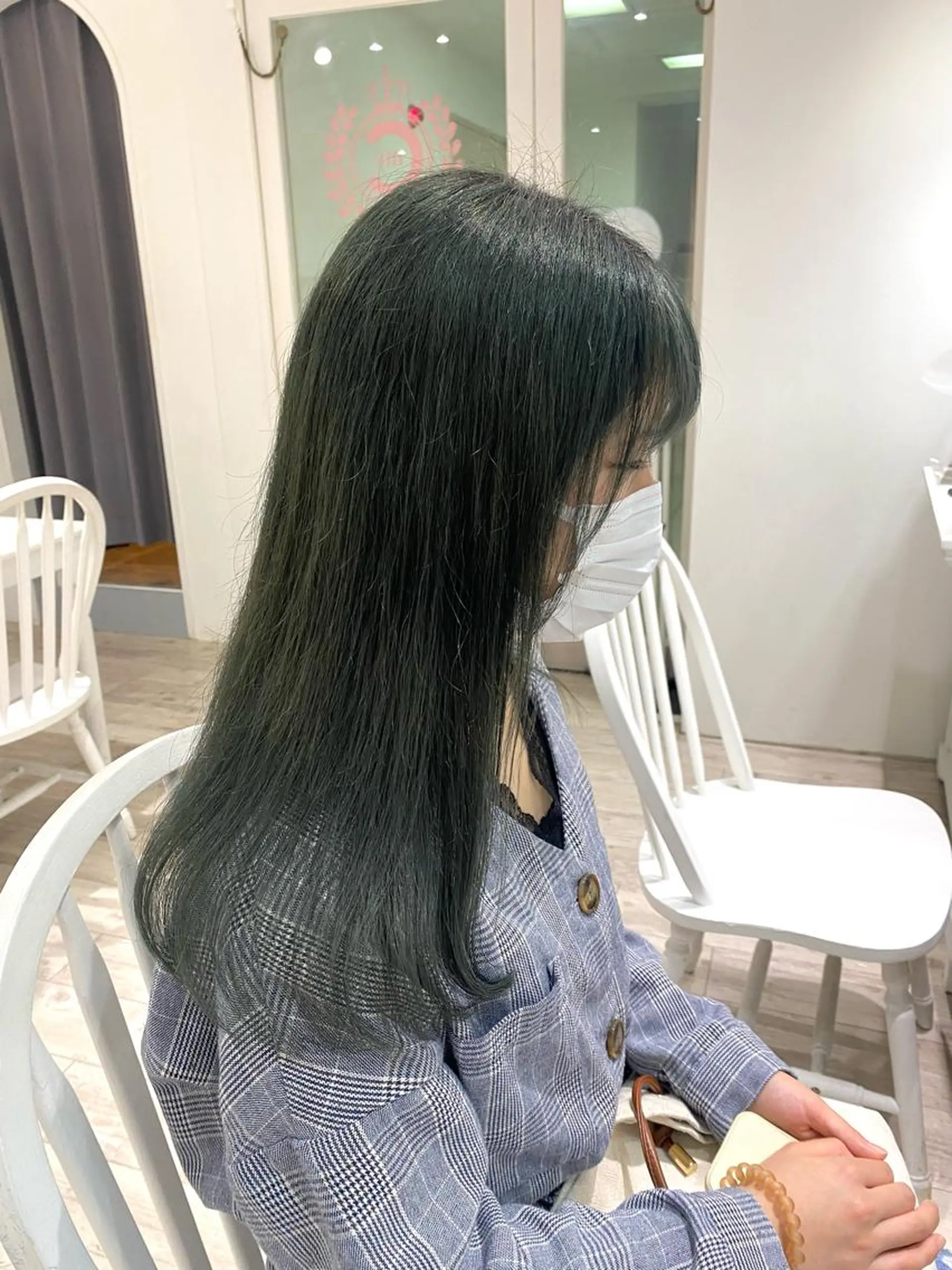 ロング カラー ブリーチ ヘアカラー トリートメント 暖色カラー✨️ 門内 梨真のヘアスタイル