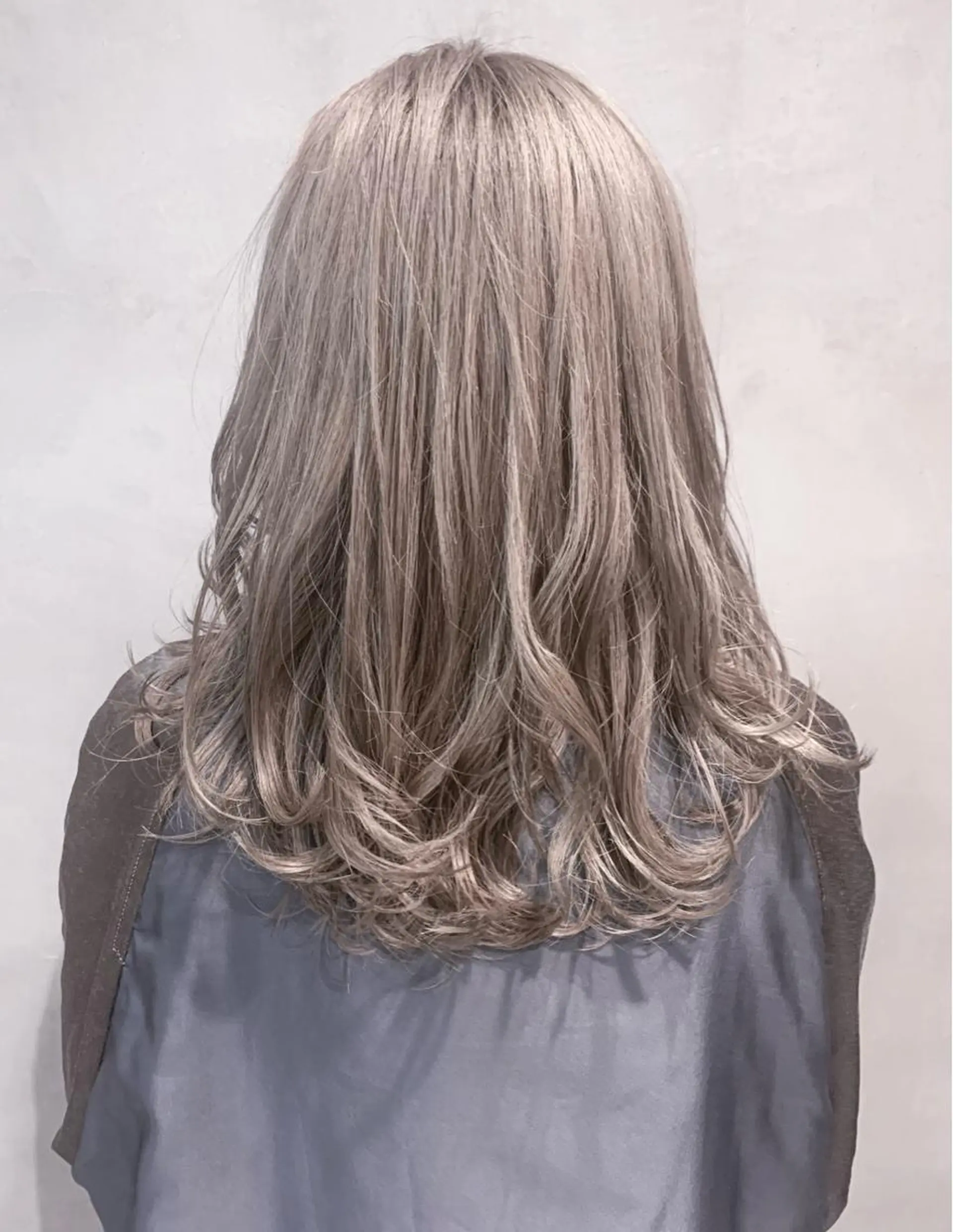 ミディアム カラー ヘアアレンジ ミニボブ/ブリーチ 🌈MISATOのヘアスタイル