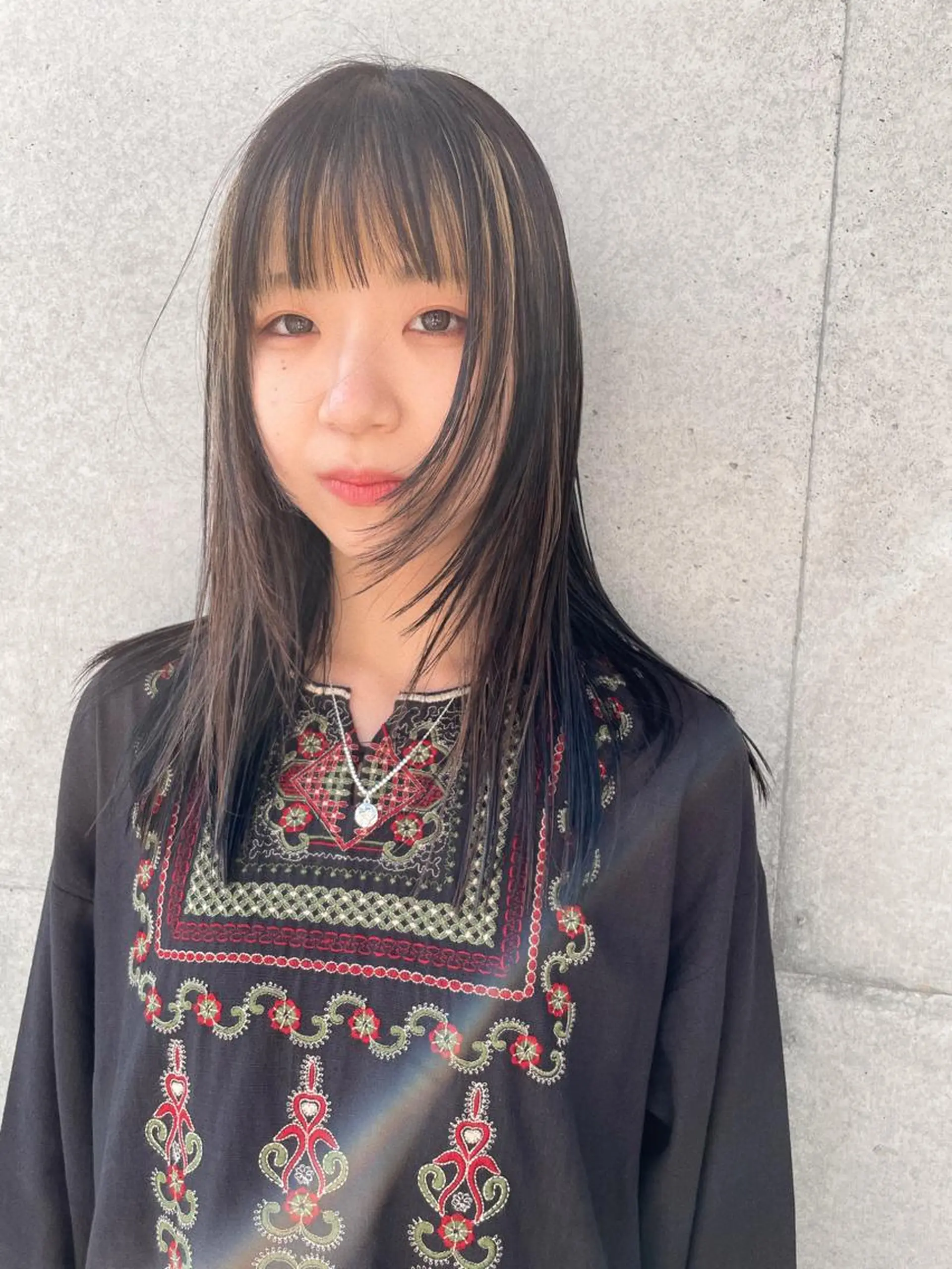 ミディアム カラー ハイライトカラー ハイライト カット ヘアカラー トリートメント センスをお届けします 大谷将生infpのヘアスタイル