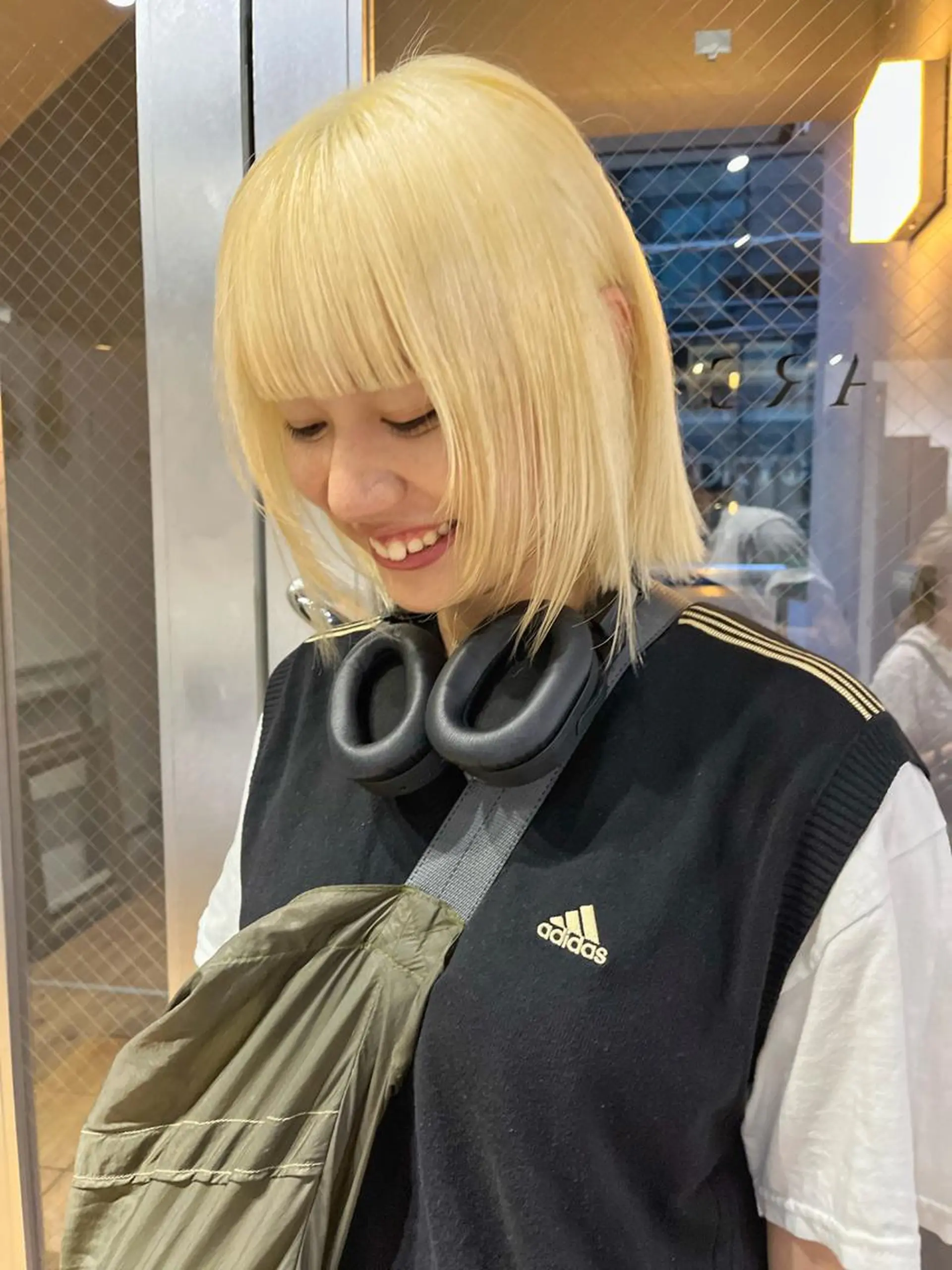 ショート アッシュ ミルクティーブラウン ピンクブラウン レイヤーカット カット ヘアカラー ハイトーンNo.1✨ パーマ✨イマイタツヤのヘアスタイル