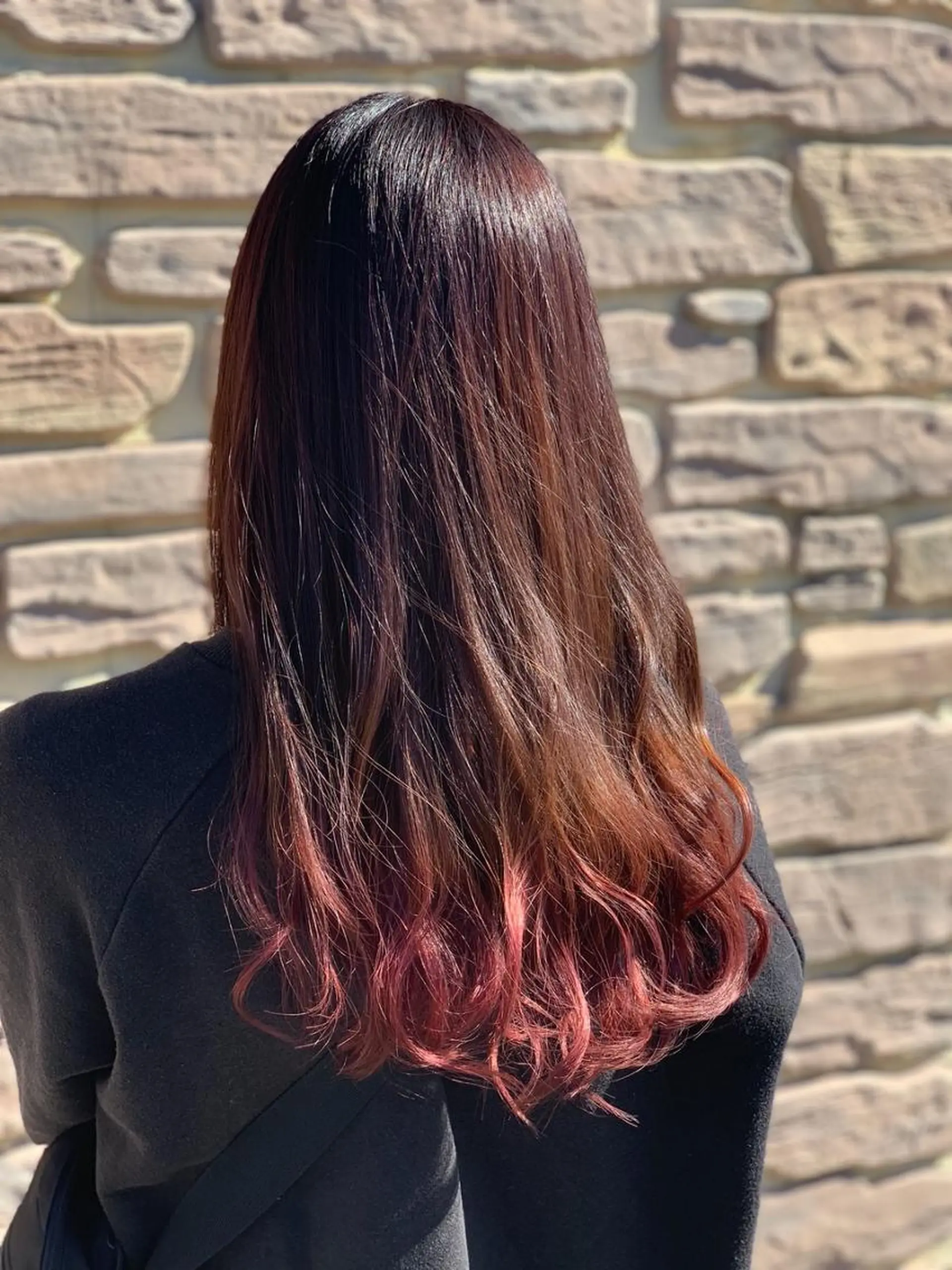 ロング カラー ブリーチ グラデーションカラー ピンクカラー 工藤 萌香のヘアスタイル