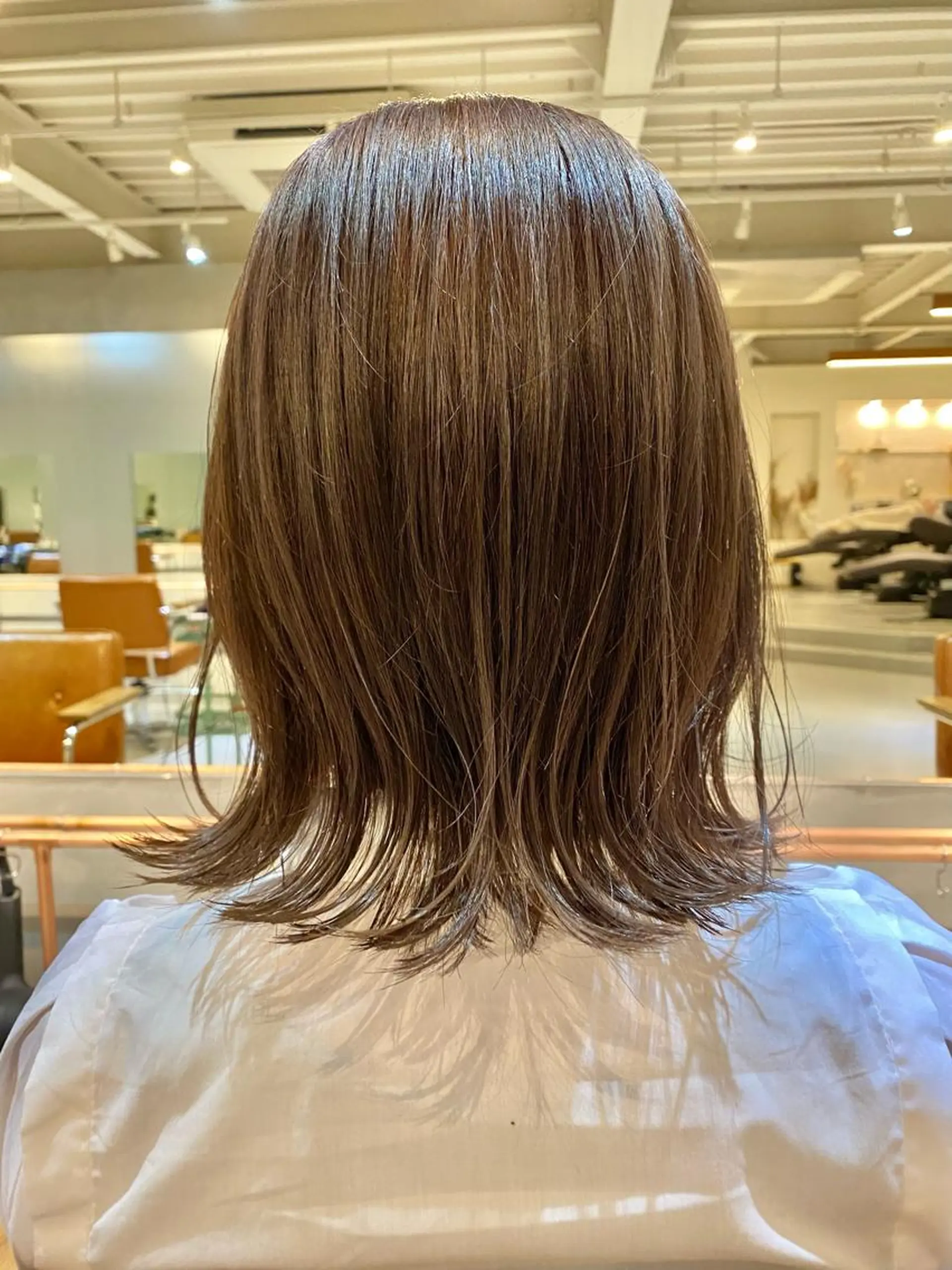 ミディアム カラー 切りっぱなしボブ ブラウンカラー ダブルカラー ナチュラルブラウン ボブ カット ヘアカラー トリートメント ハイトーン×似合わせ 🌱中川慎之介のヘアスタイル