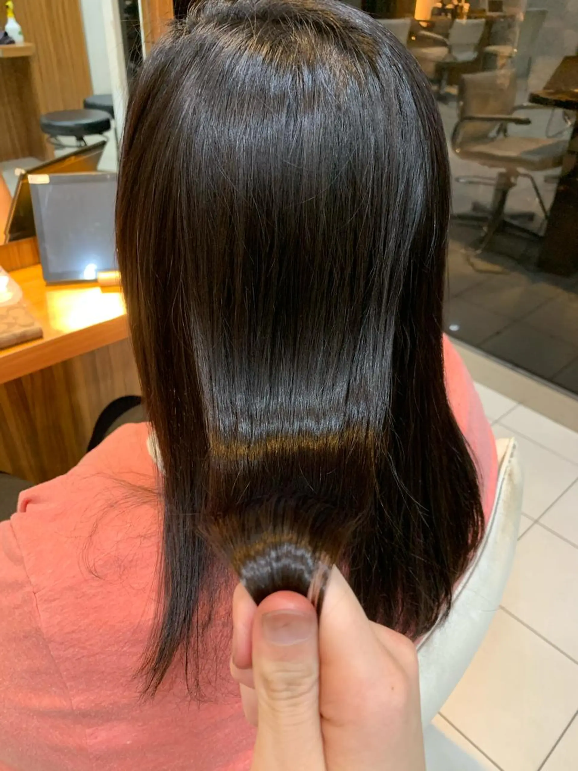セミロング パーマ ストレートパーマ 白髪ぼかしハイライト 柳川拓哉のヘアスタイル