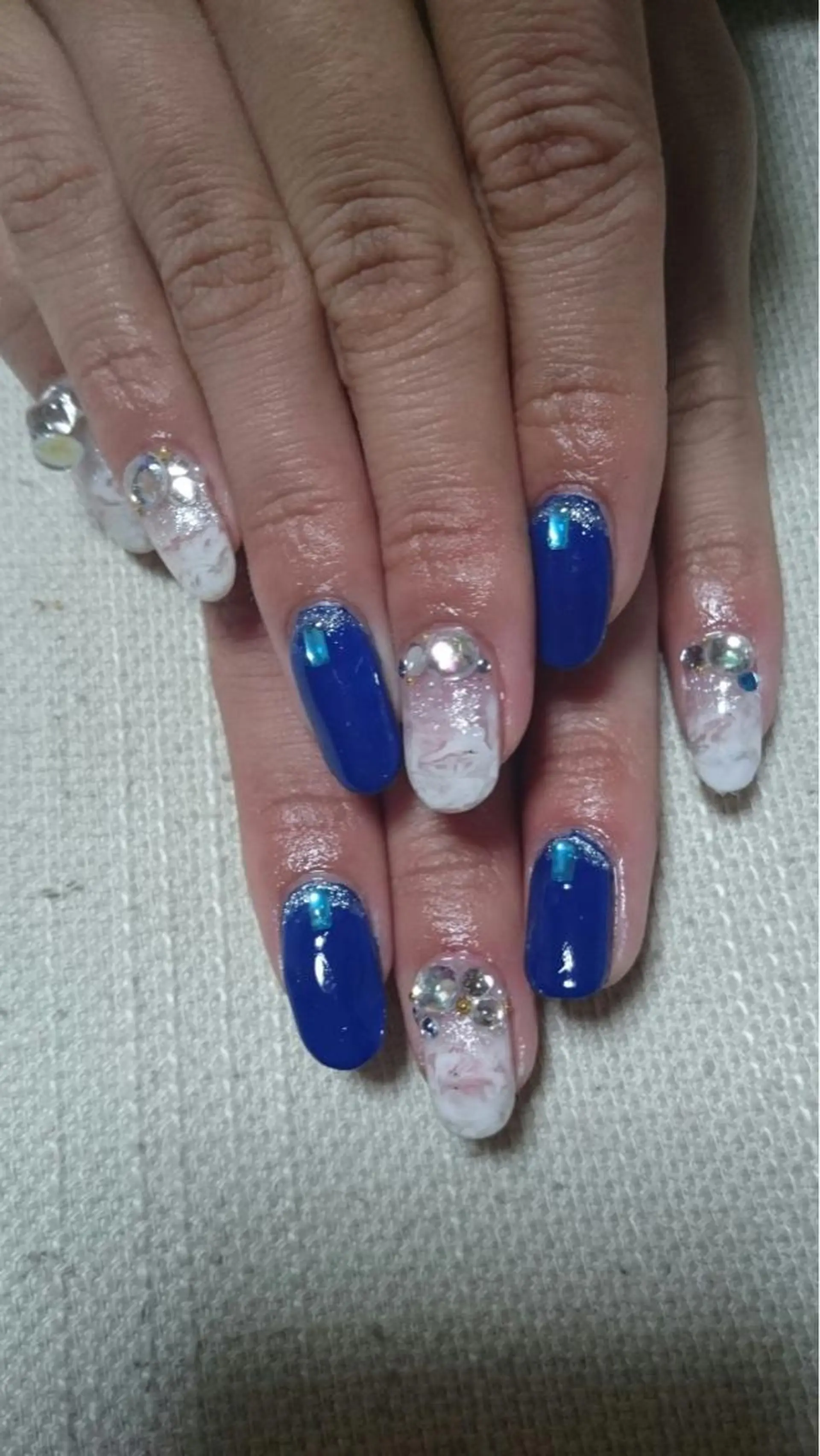 ミディアム ネイル ハンドネイル フットネイル ✴︎ Delightのネイルデザイン