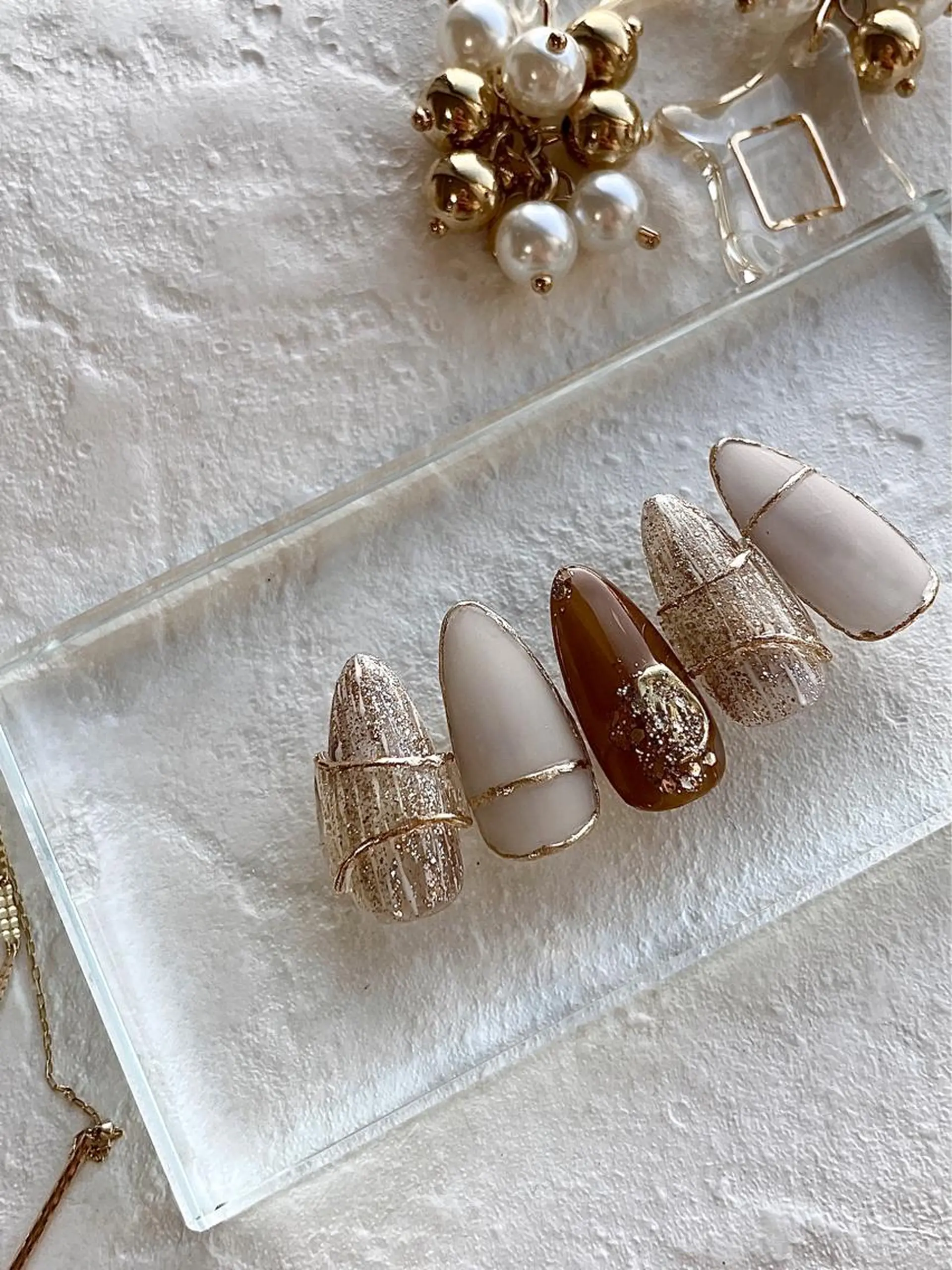 ネイル ブラウン ハンドネイル ハンドケア Lilly Co.のネイルデザイン