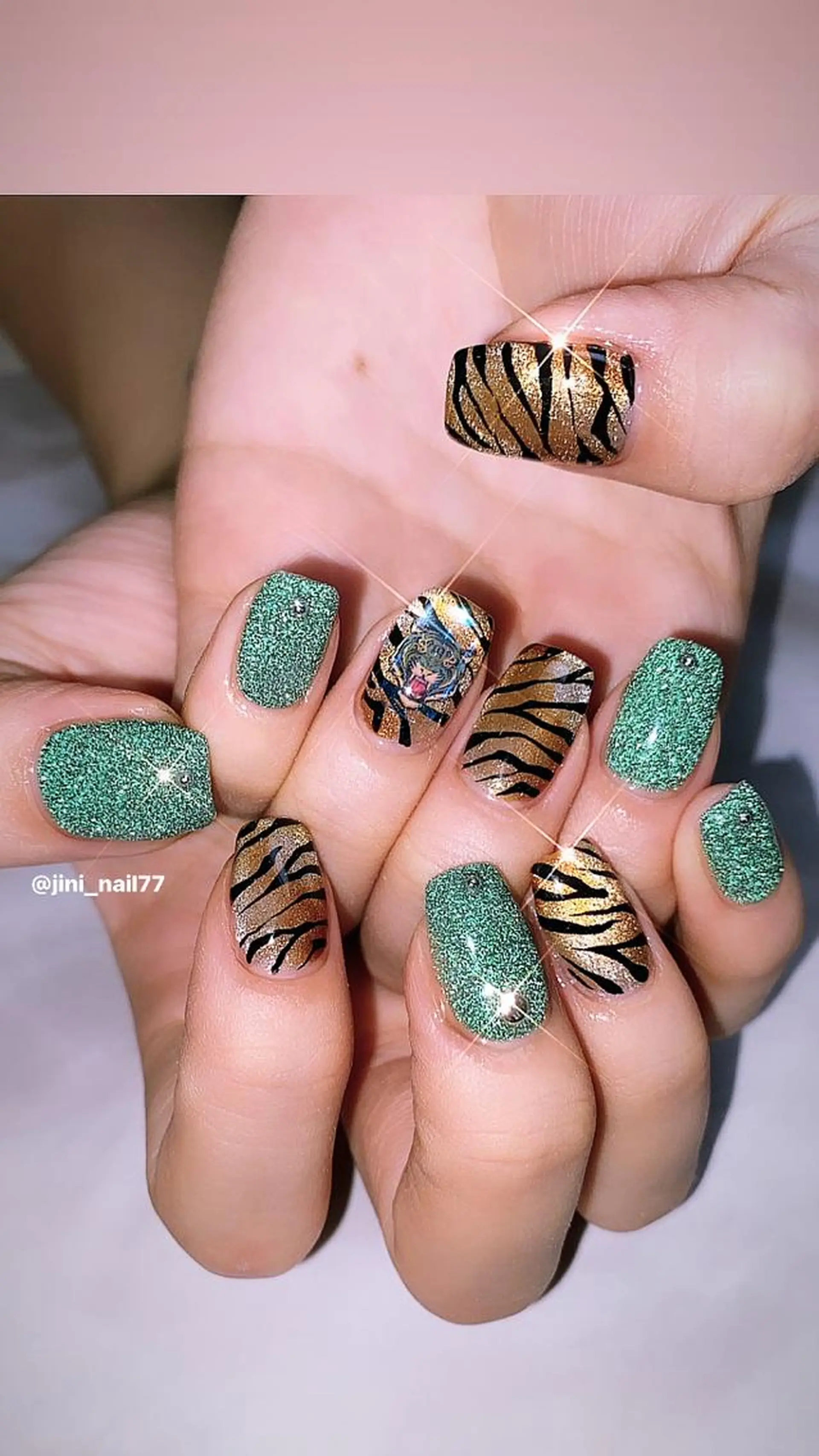 ネイル JINI NAIL所属・ジニ ネイルのネイルデザイン