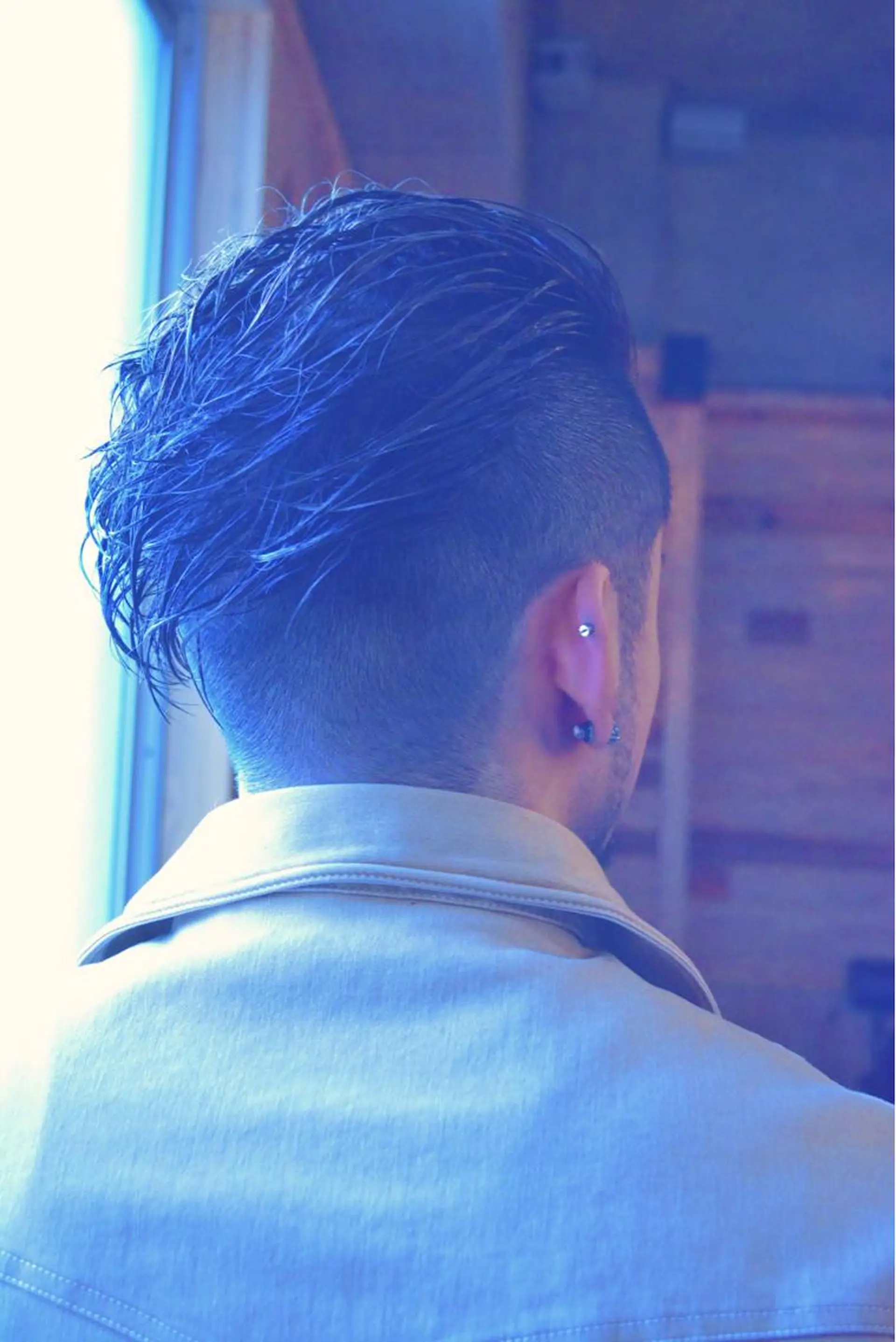 ミディアム カラー パーマ メンズ ミディアムパーマ メンズパーマ ブルーカラー 透明感カラー belle chambreイブカのその他イメージ