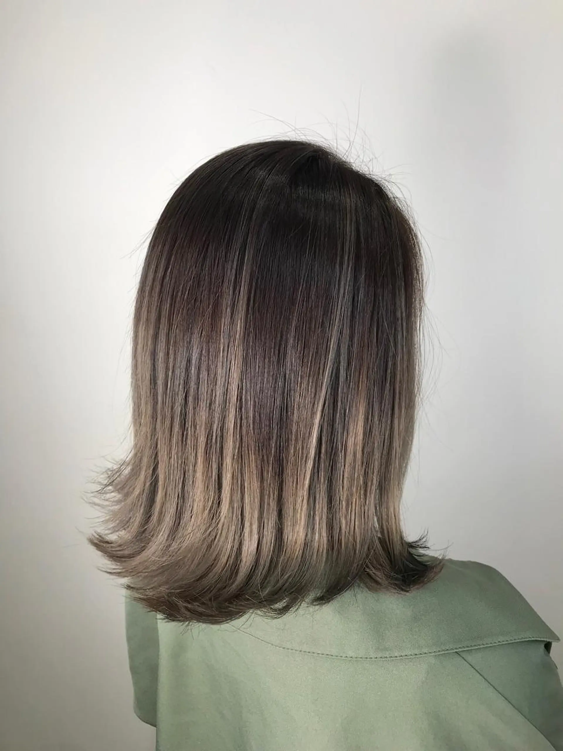 ミディアム カラー バレイヤージュ レイヤーカット mahaloha千代田所属・大橋 輝久のヘアスタイル