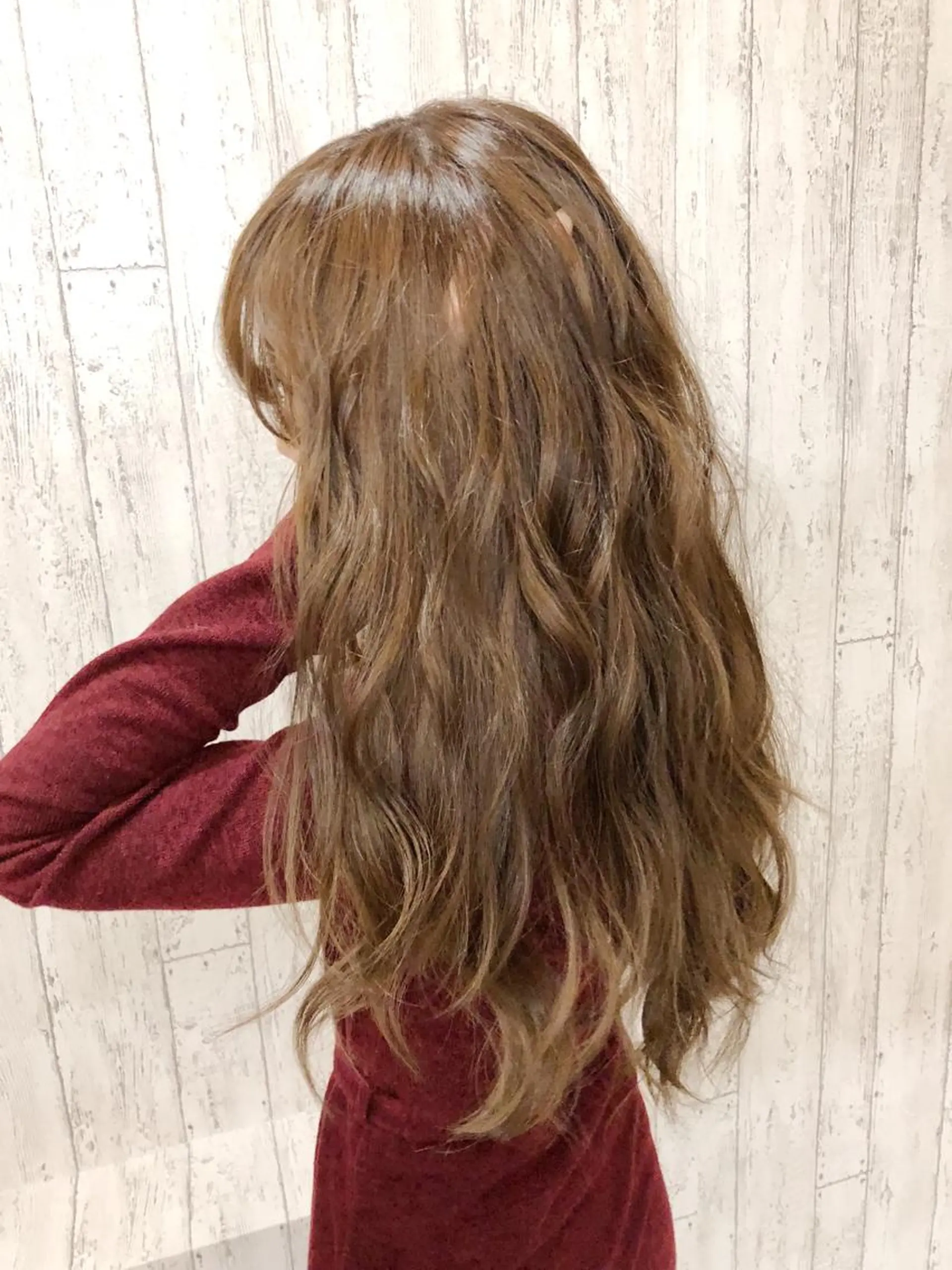 セミロング LANI OOSAKAのヘアスタイル