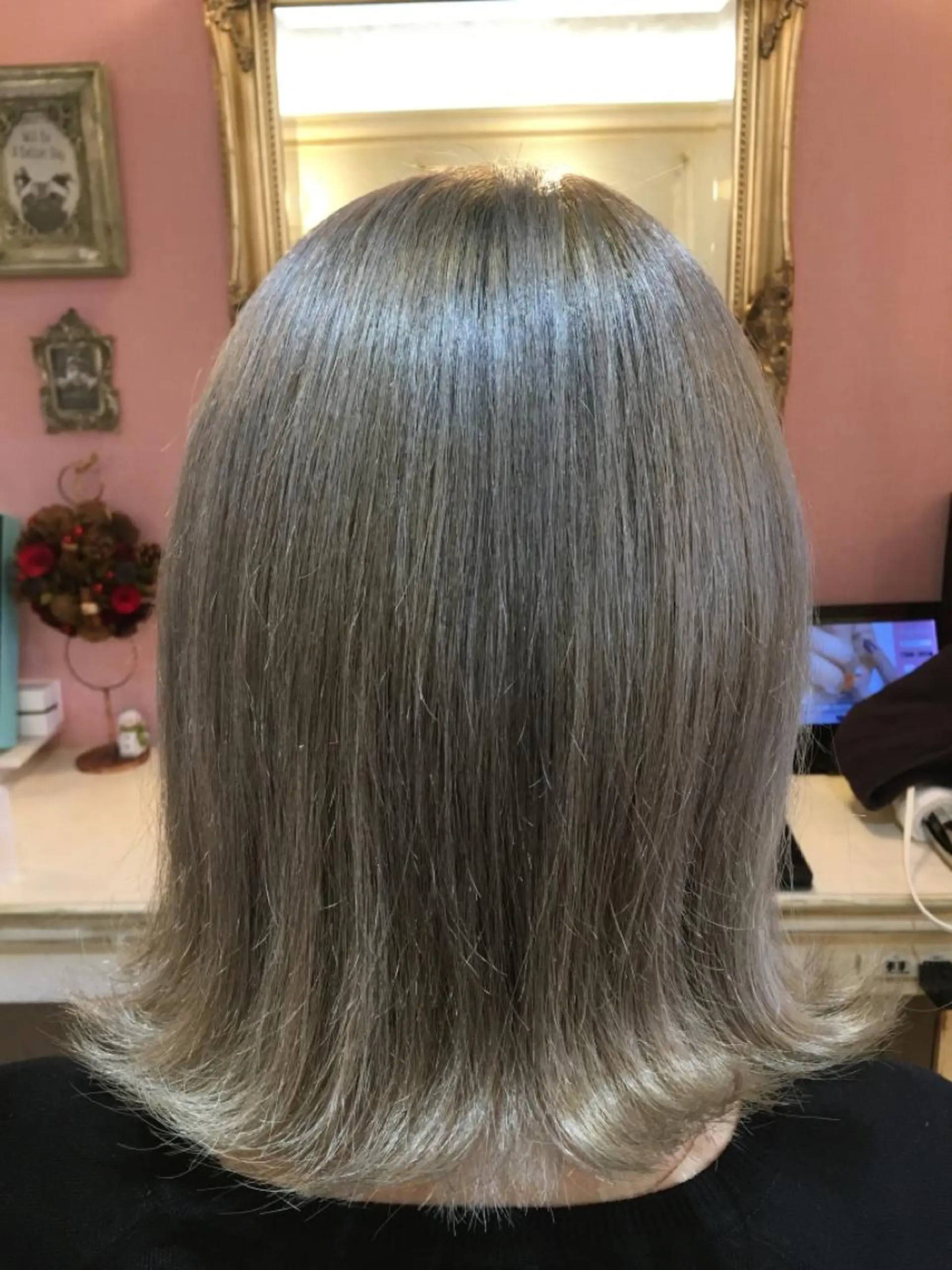 ミディアム カラー カット ヘアカラー トリートメント plaatje 義見のヘアスタイル