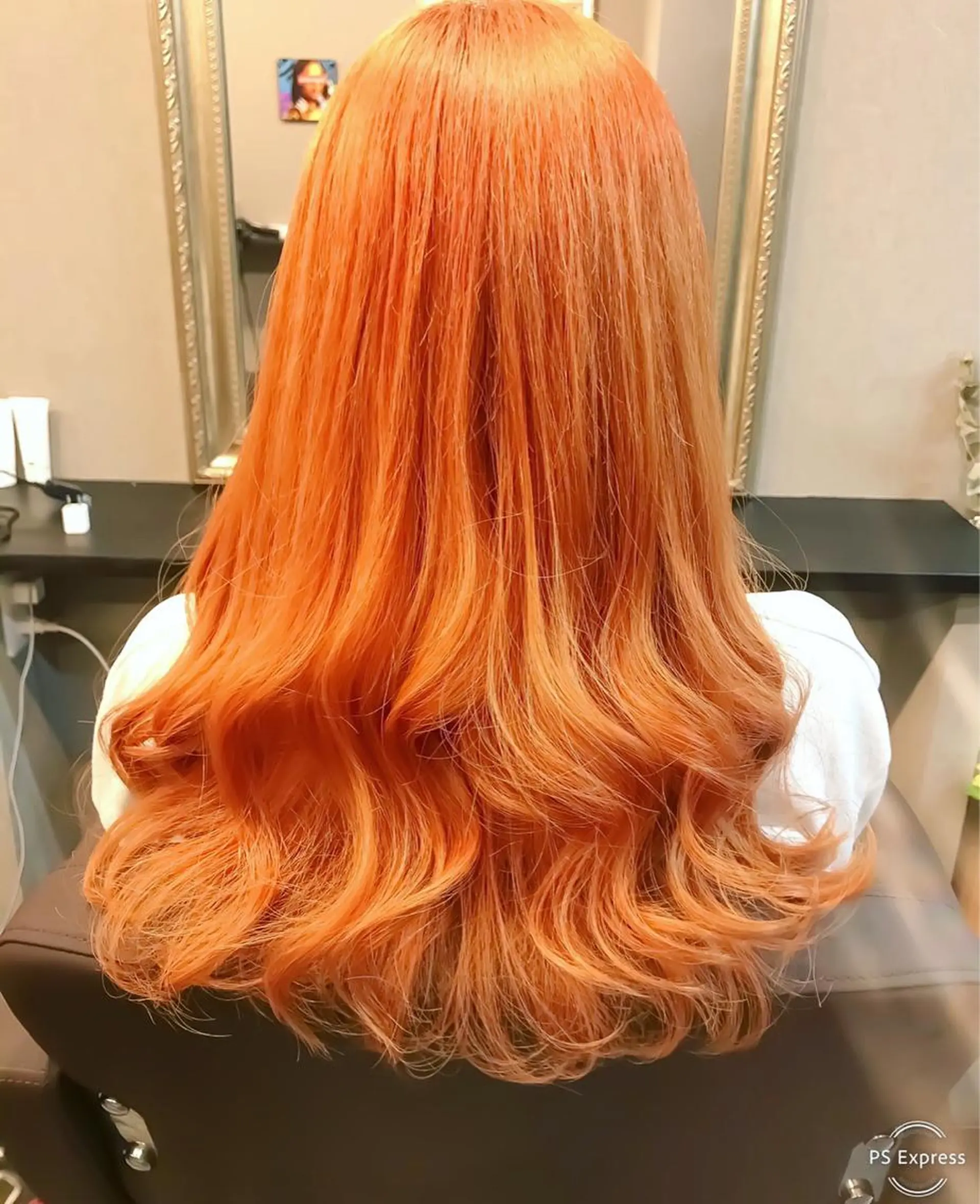 ロング アッシュ ハイライト レイヤーカット ヘアカラー Selene hair OSAKAのヘアスタイル