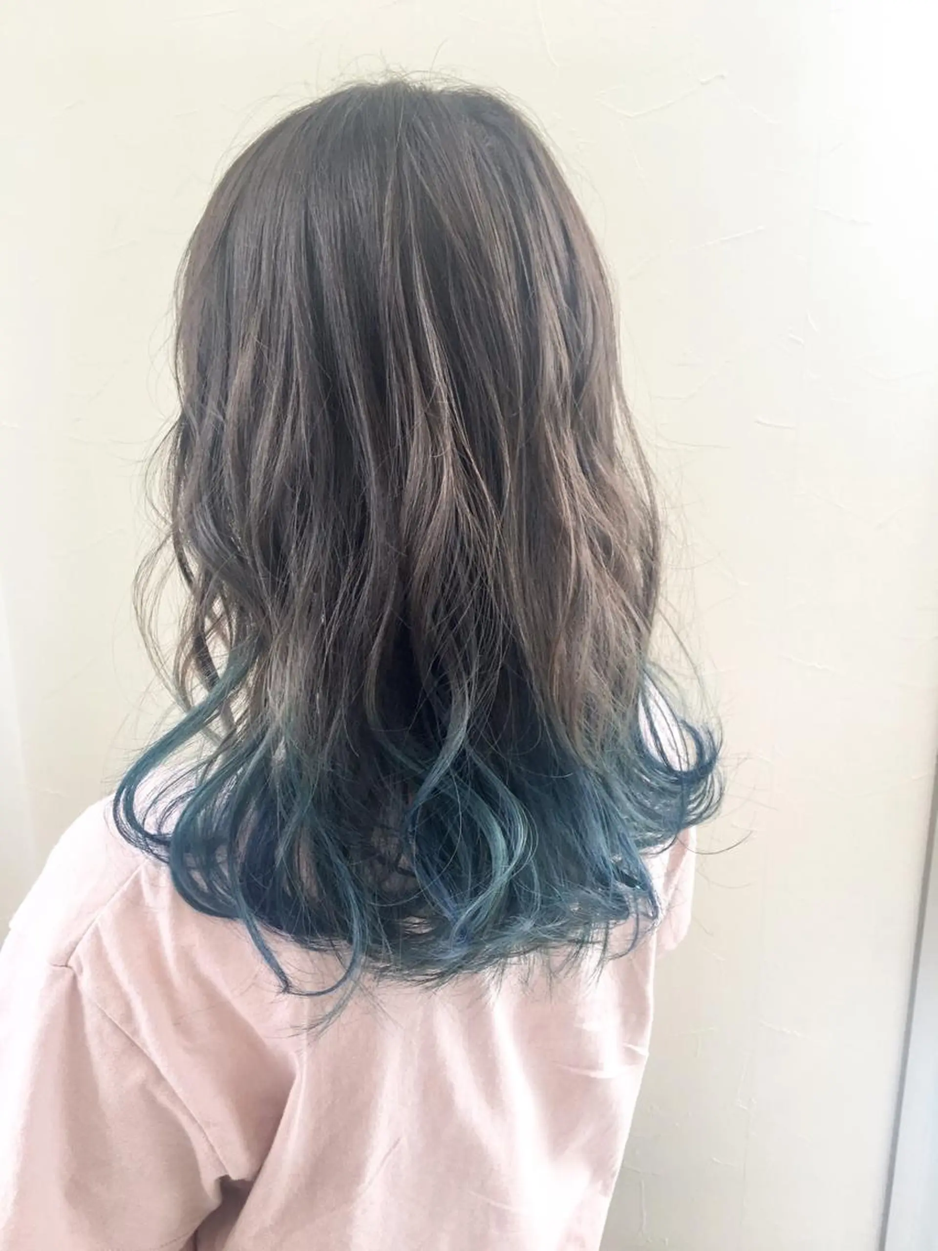 カラー MERu/高橋裕之 /レイヤー/艶カラーのヘアスタイル