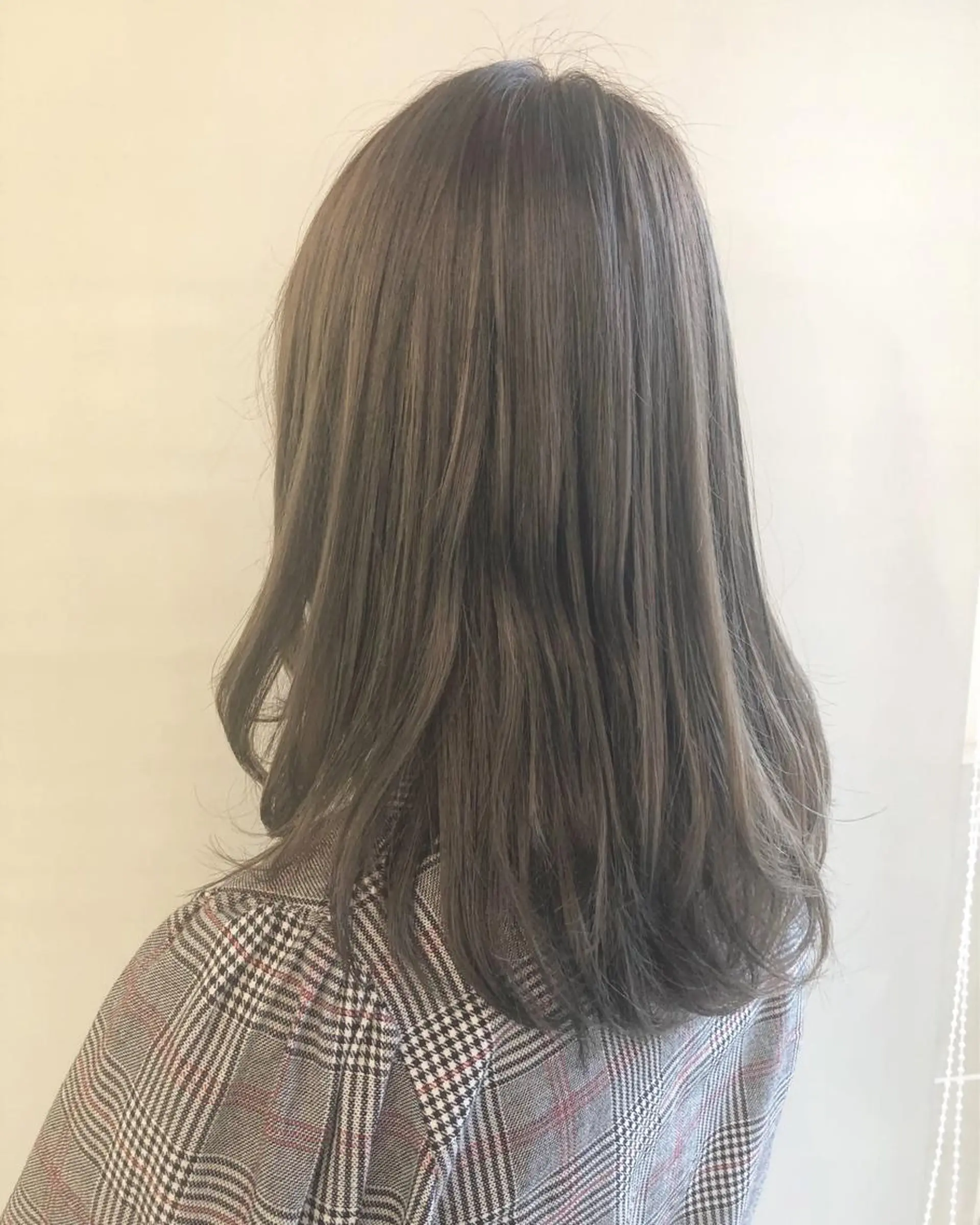 ミディアム カラー グレージュ 外国人風カラー カット ヘアカラー 齋藤 咲のヘアスタイル