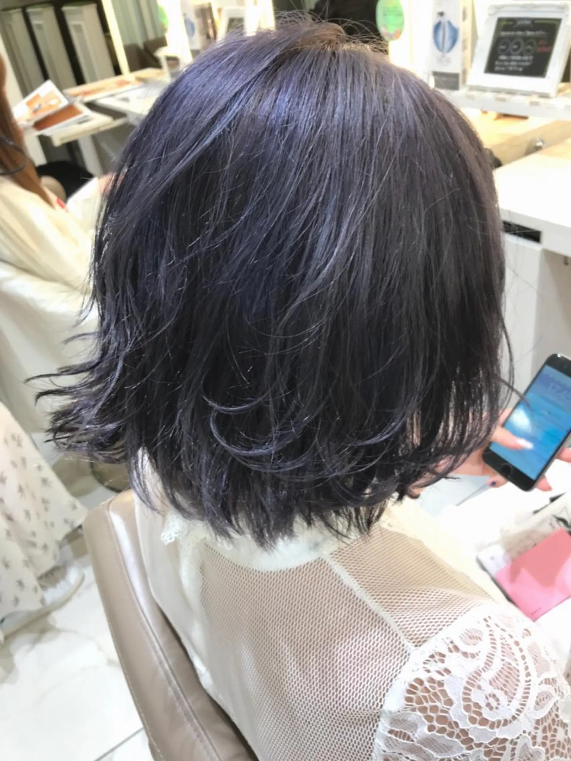 ショート カラー ブリーチ ケアブリーチ 透明感カラー ネイビーカラー 山崎俊輔/髪質改善 /バレイヤージュのヘアスタイル