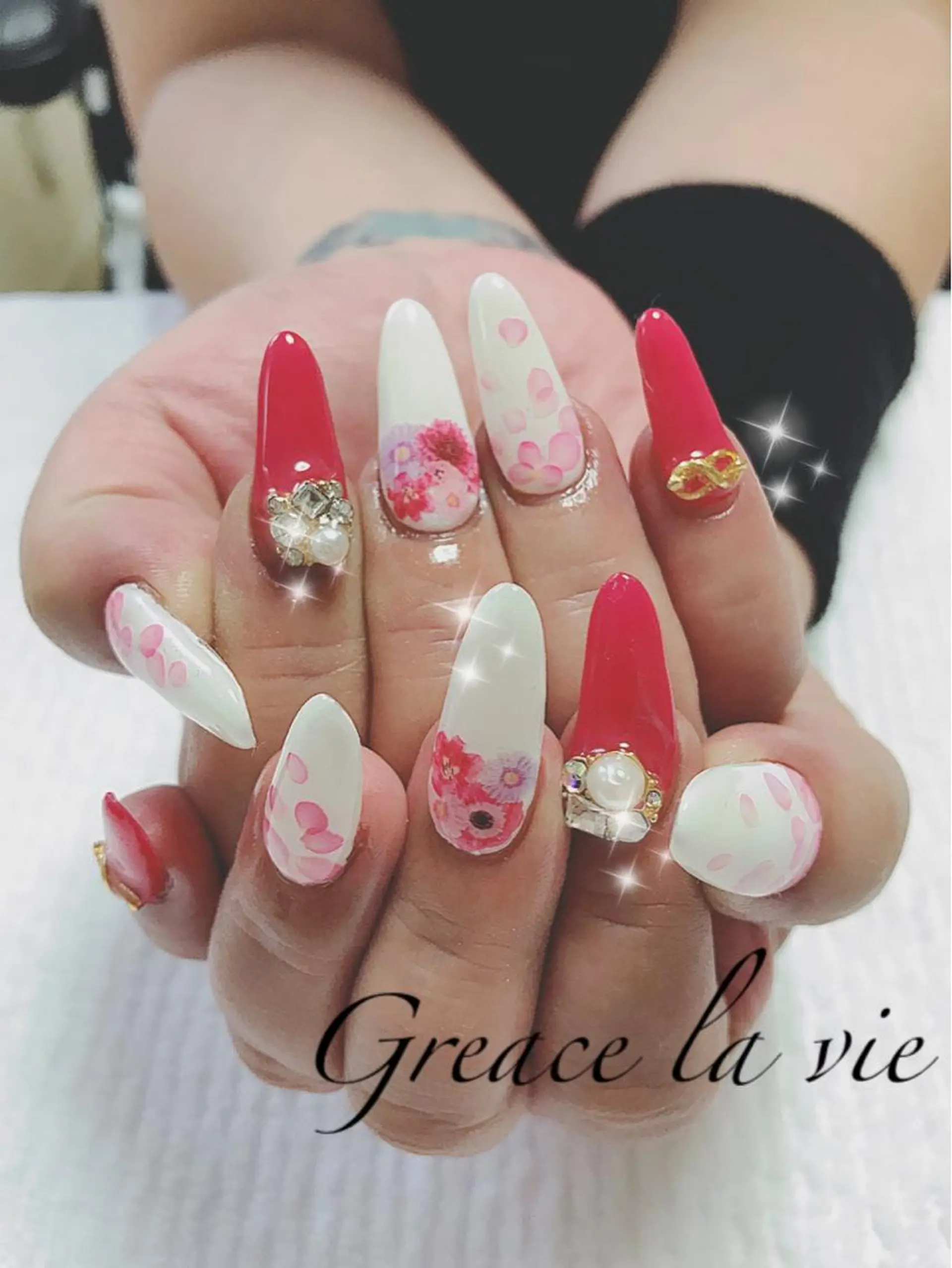 ロング カラー パーマ ヘアアレンジ キッズ ネイル マツエク・マツパ Greace  la vieのネイルデザイン