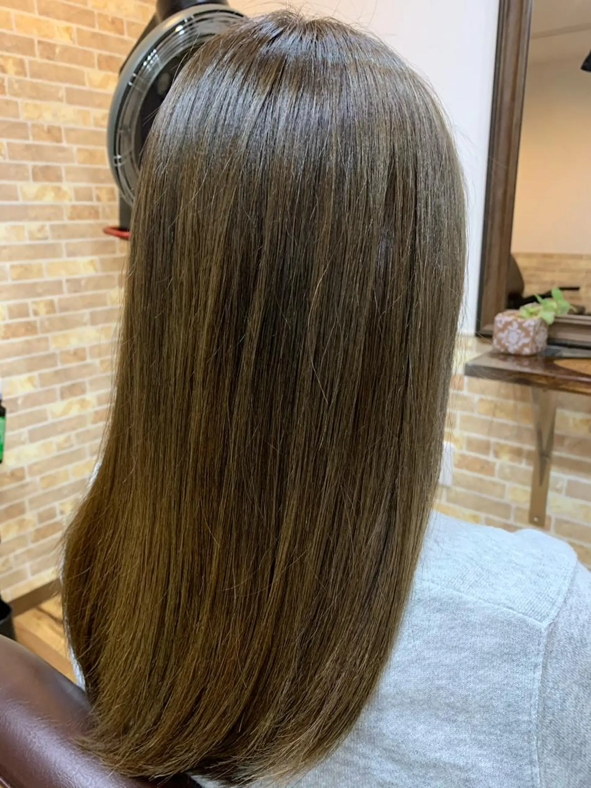 ロング カラー トリートメント 縮毛矯正 ヘアーハウス テンプラードのヘアスタイル