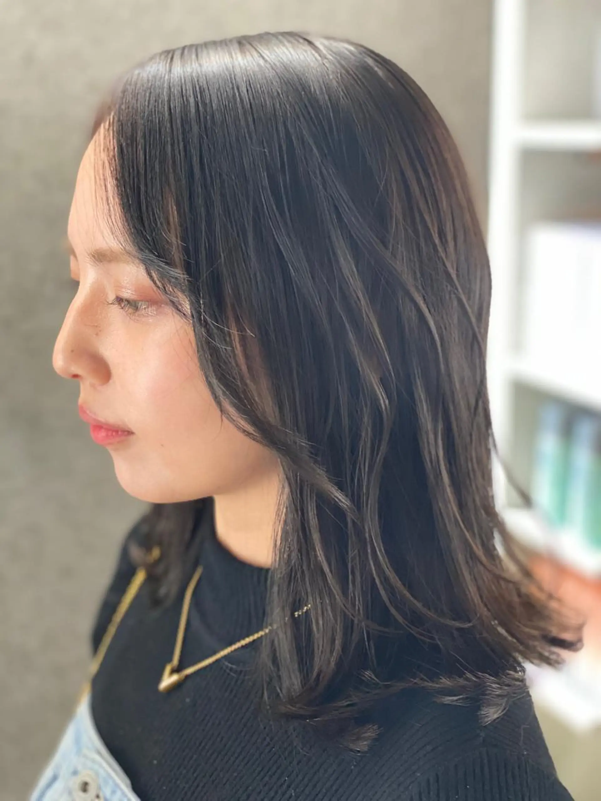 ミディアム アッシュ ボブ くびれヘア ハイライト レイヤーカット 原宿アンリ 山下卓也のヘアスタイル