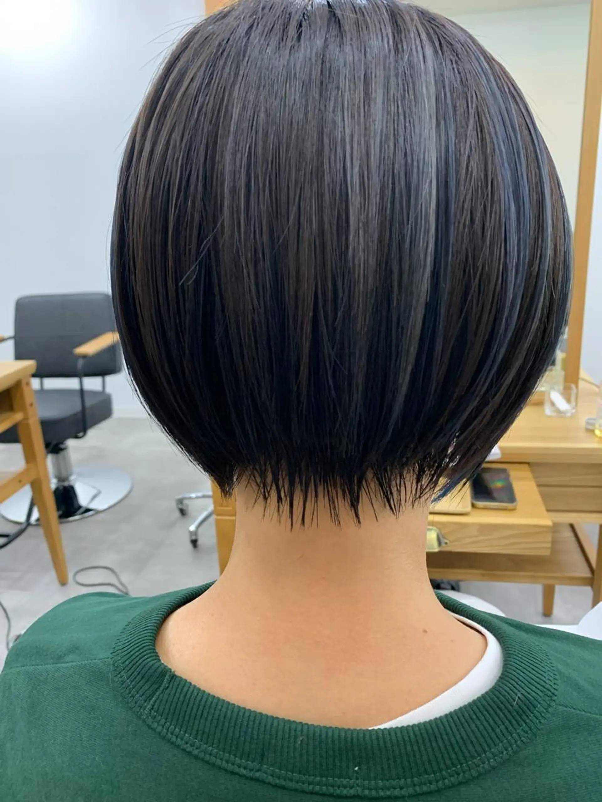 ミディアム カラー ショートボブ ブリーチ ブルーカラー インナーカラー ネイビーカラー ヘアカラー PADOU平松 典幸のヘアスタイル