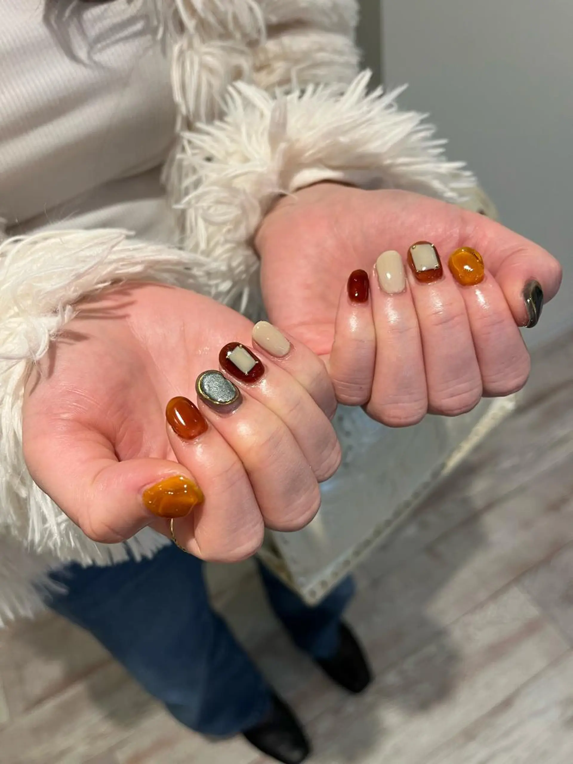 ネイル ハンドネイル une／YUKINA 🫧大人nuanceのネイルデザイン