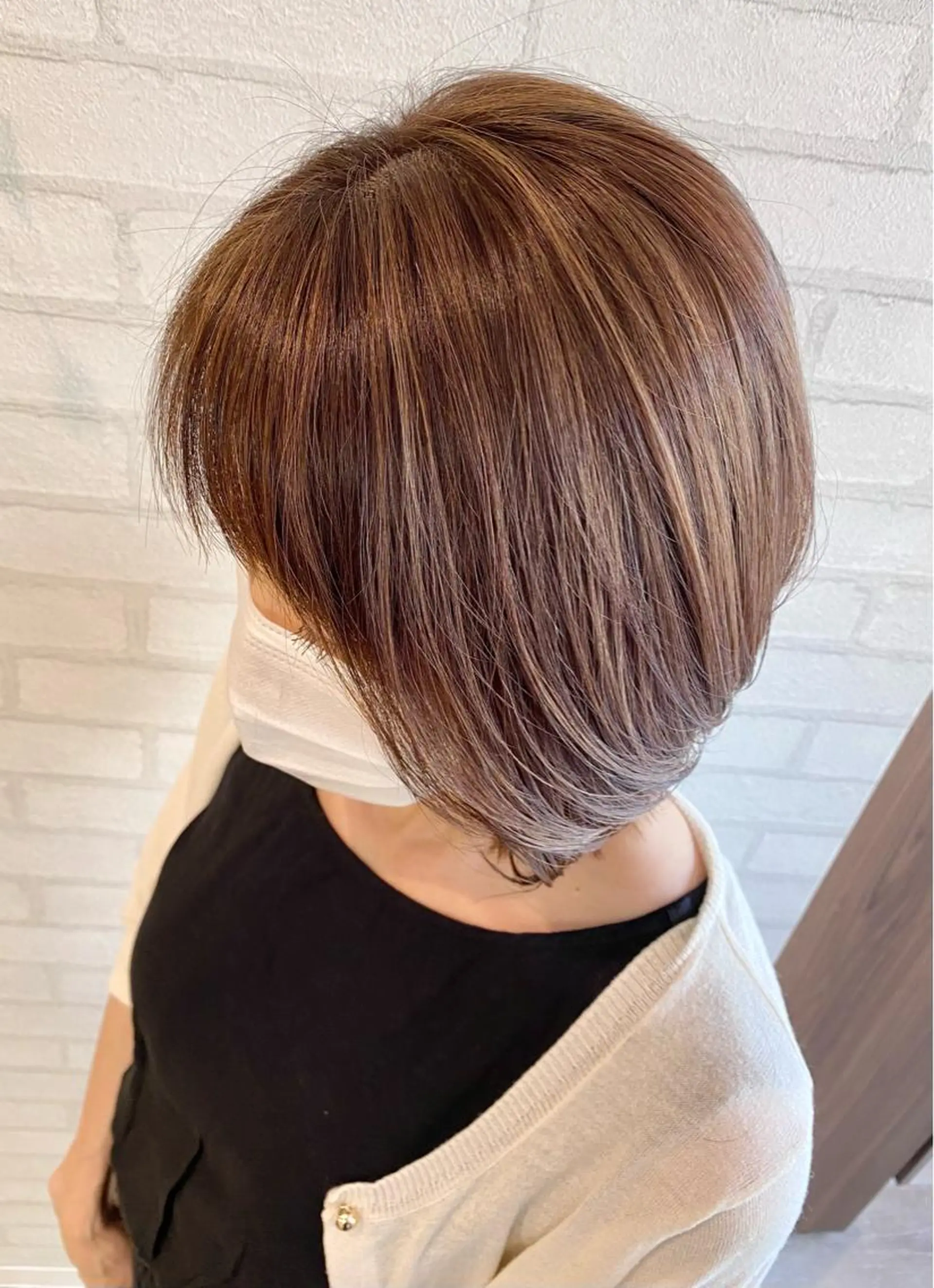 ショート カラー ベージュカラー ブリーチ ケアブリーチ ハイライトカラー ハイライト 白髪世代の悩み解決 阿部耕大のヘアスタイル