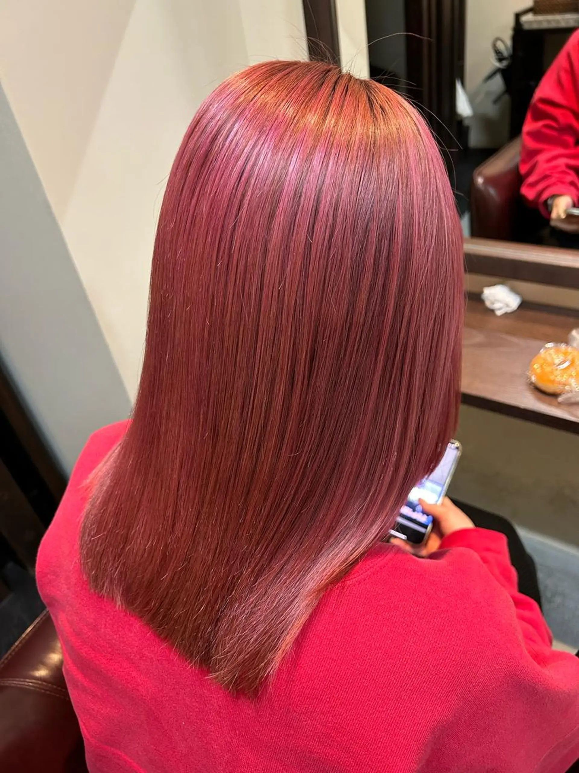 ミディアム 水谷 菜央のヘアスタイル