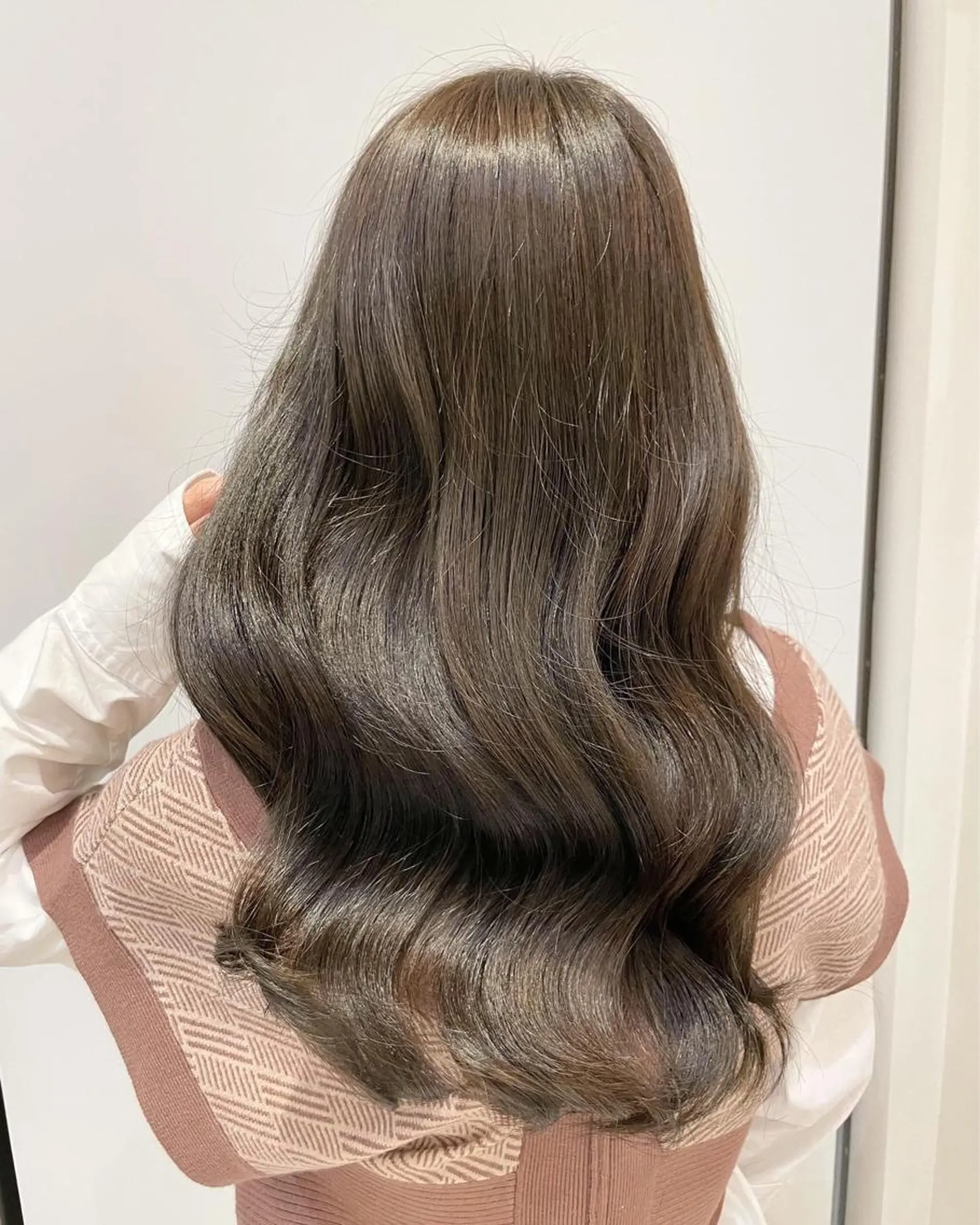 ロング カラー ベージュカラー オリーブベージュ カット ヘアカラー トリートメント 🩵アンブレラカラー 髪質改善　丸尾】のヘアスタイル