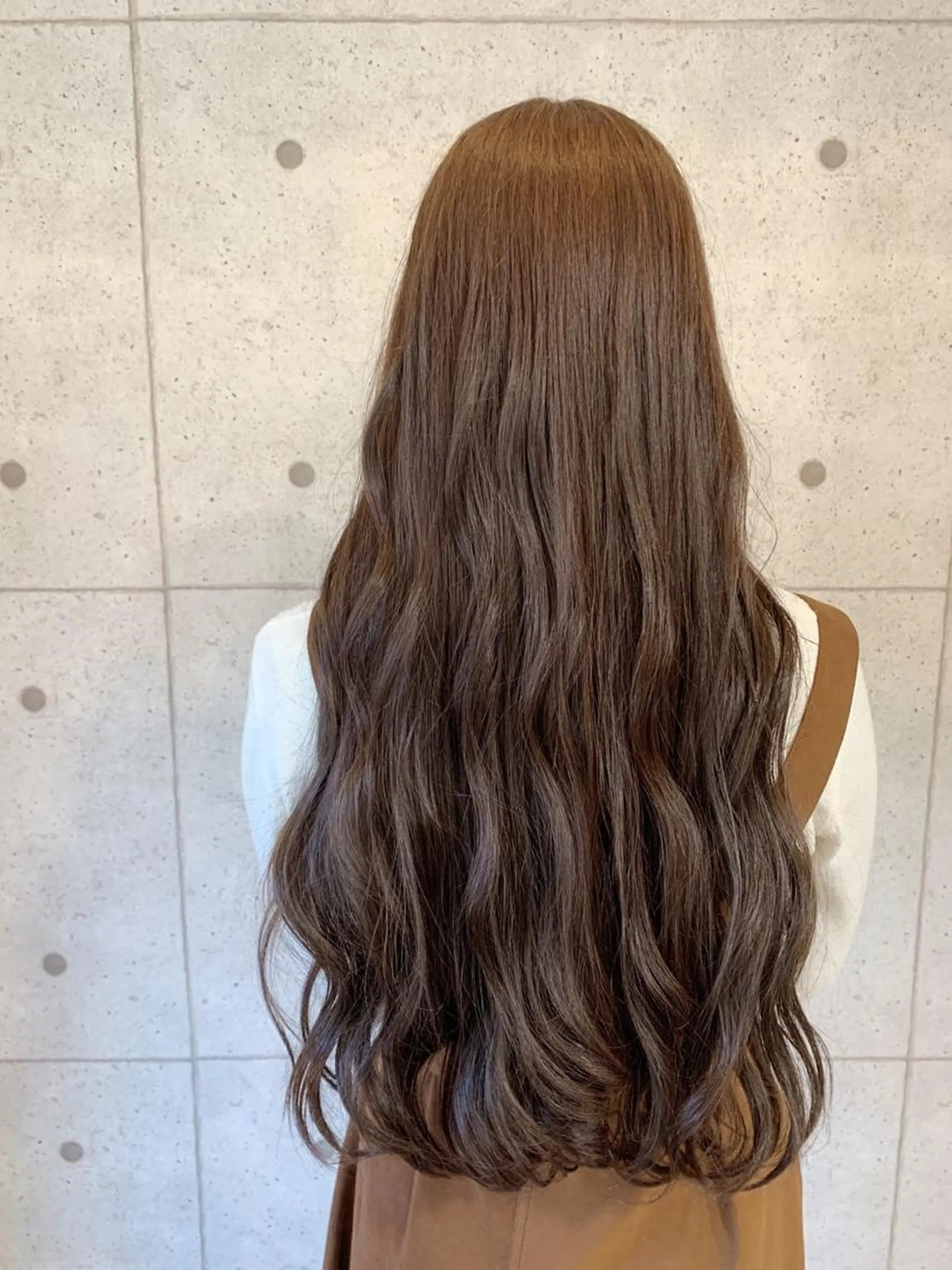 ロング チョコレートブラウン Selene hair OSAKAのヘアスタイル