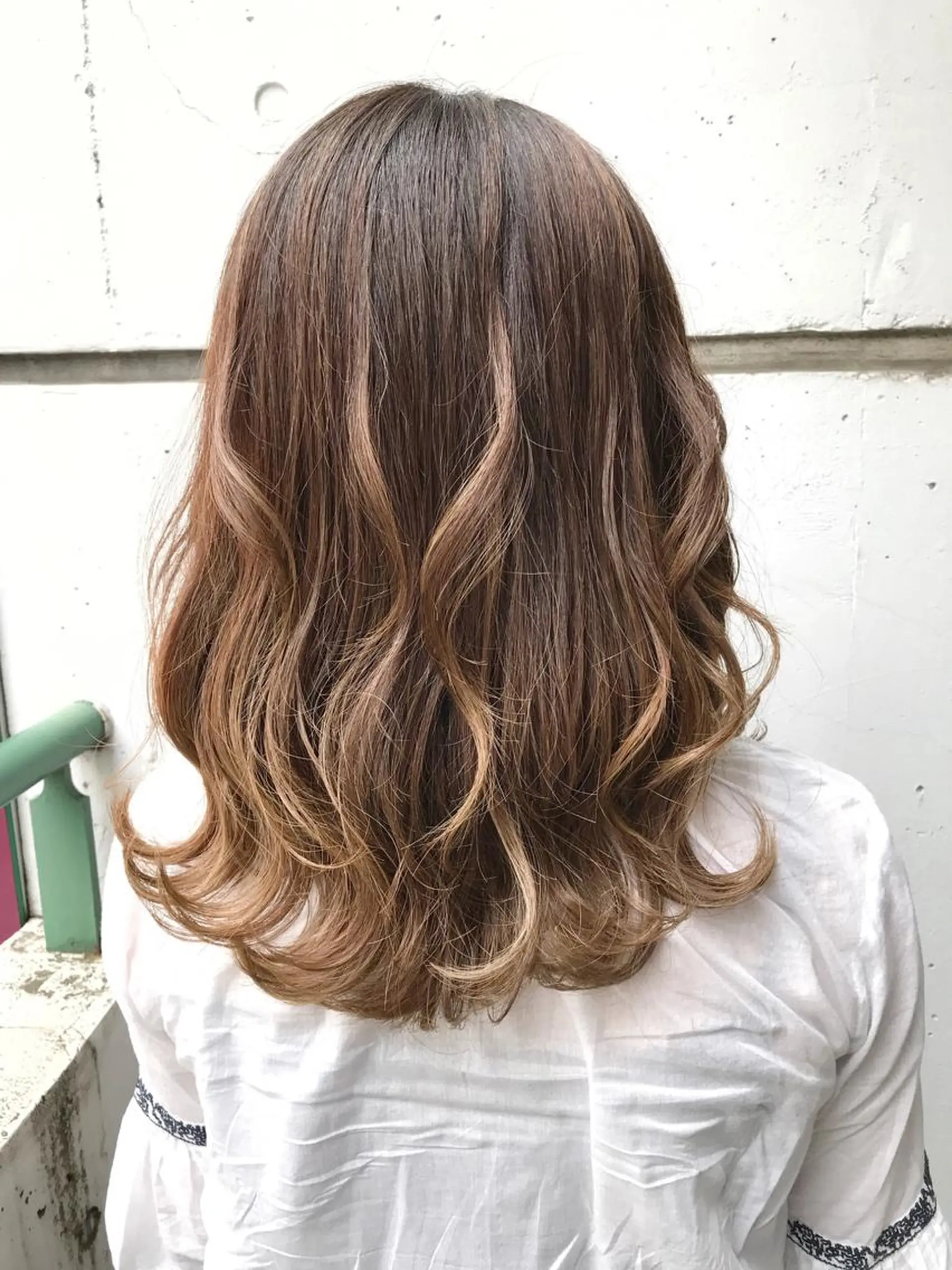 セミロング カラー 原山 直人のヘアスタイル