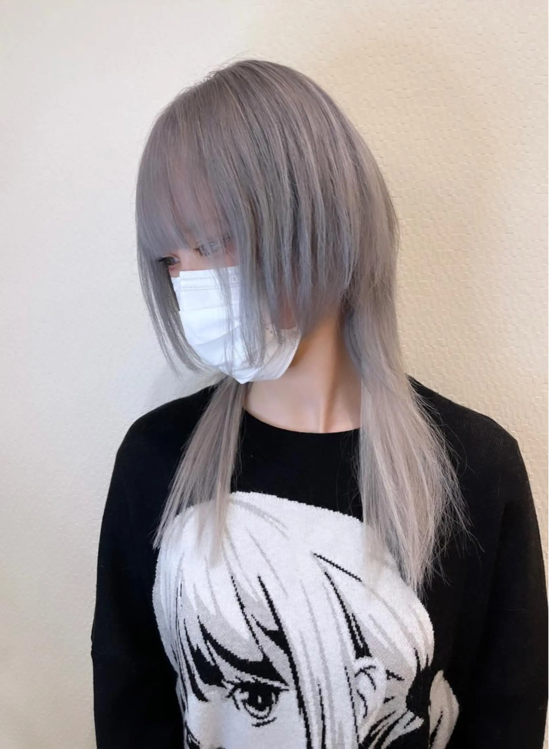 カラー ブリーチ ハイトーンカラー シルバー ヘアカラー トリートメント 名古屋のピンク好き かずくん🦩のヘアスタイル