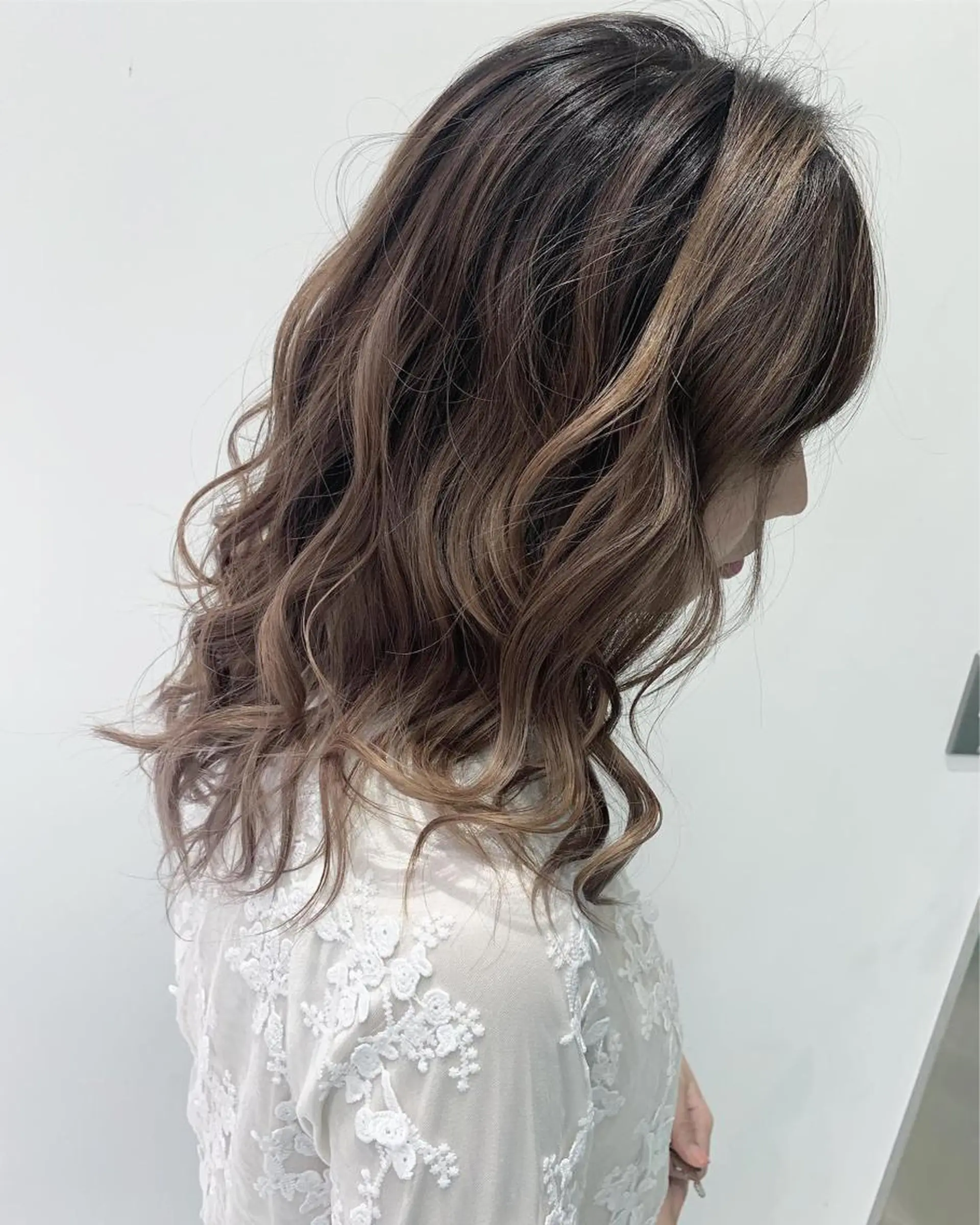 セミロング カラー バレイヤージュ レイヤーカット カット ヘアカラー ブリーチ/バレイヤ ージュ川端裕司のヘアスタイル