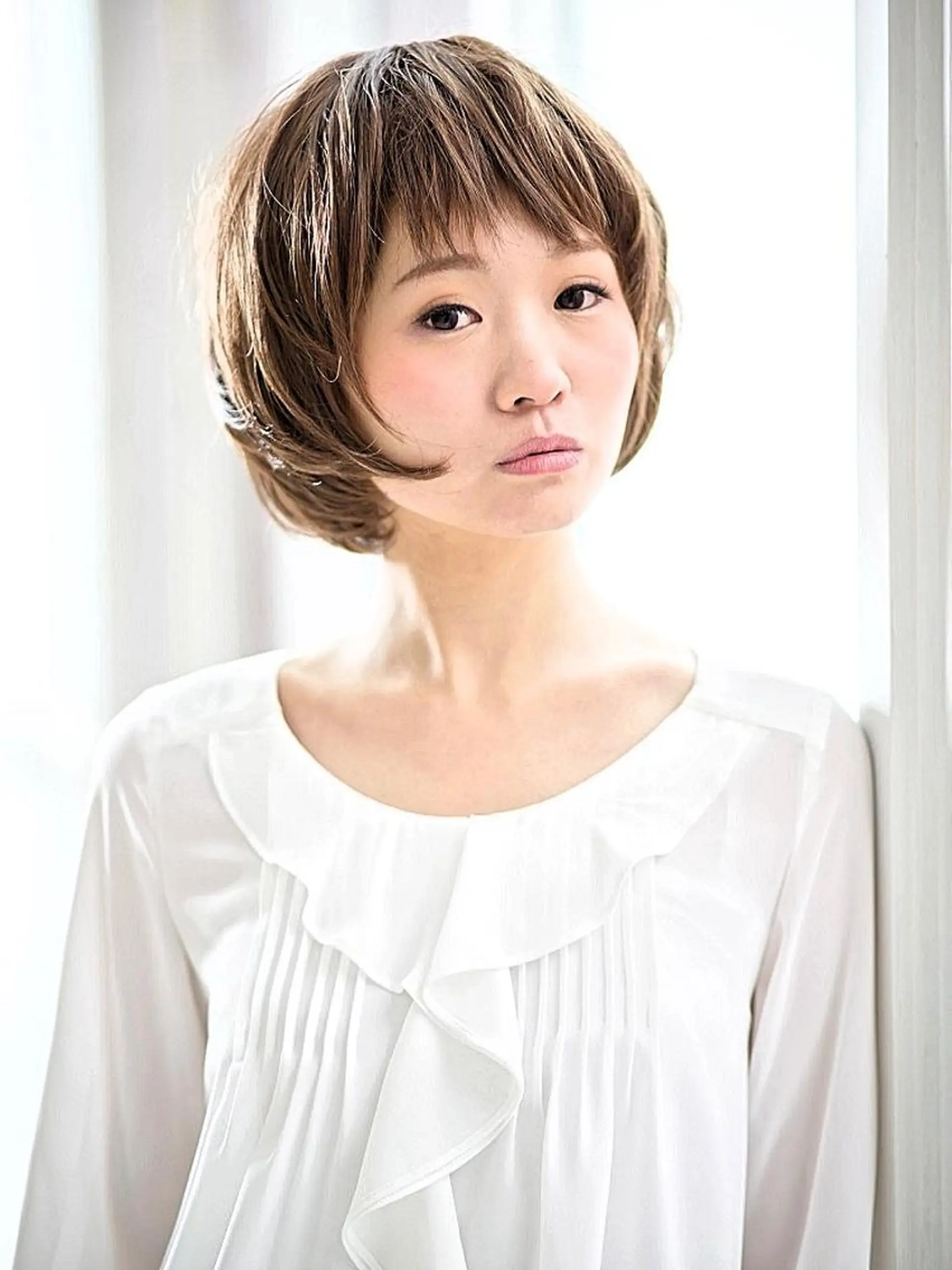 ショート カラー 透明感カラー 小顔カット ✨hair make flencia✂️✨のヘアスタイル