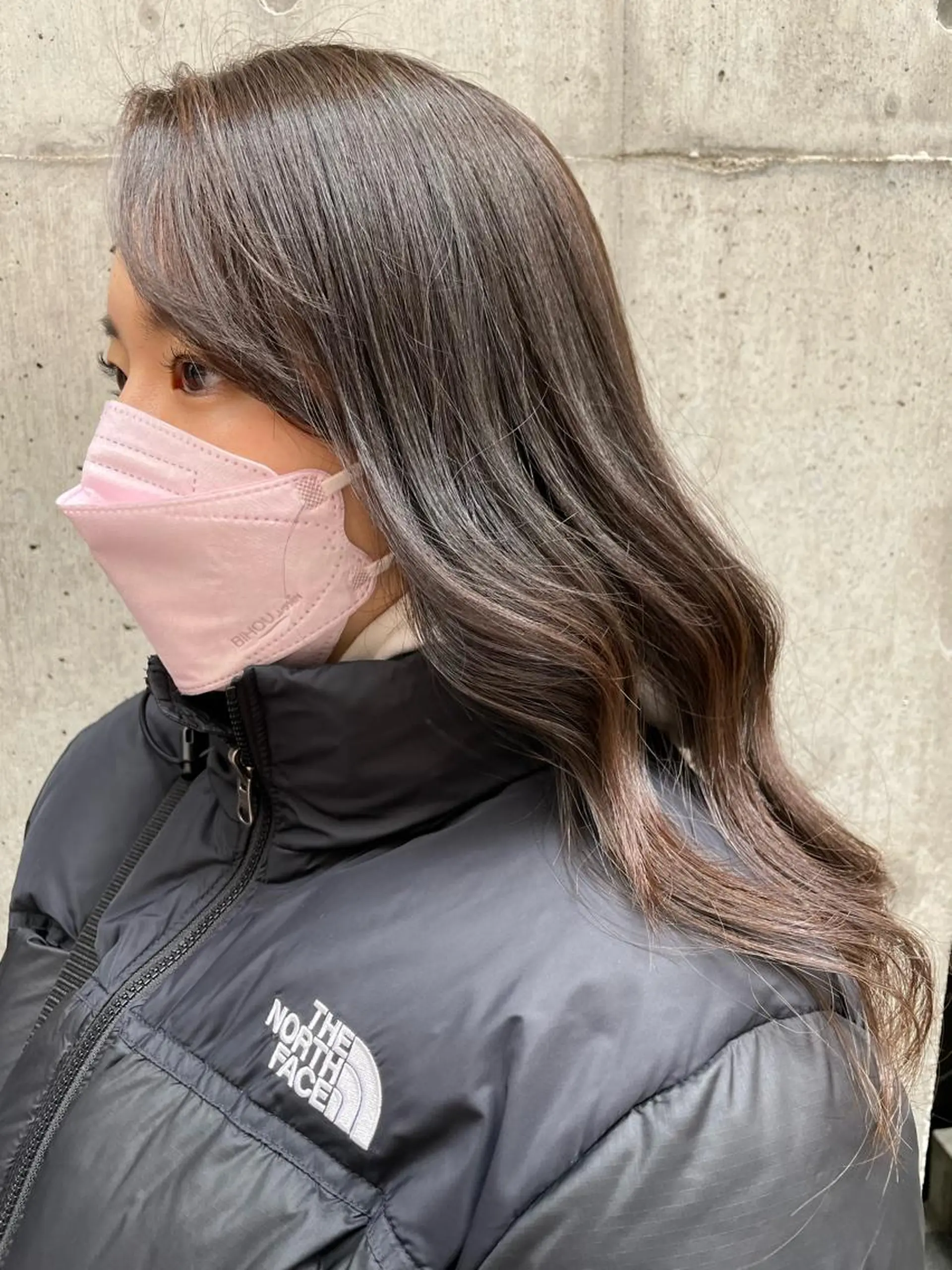 ロング カラー ブラウンカラー ケアカラー ピンクカラー ピンクブラウン ロング ヘアカラー 天野 瑠真のヘアスタイル