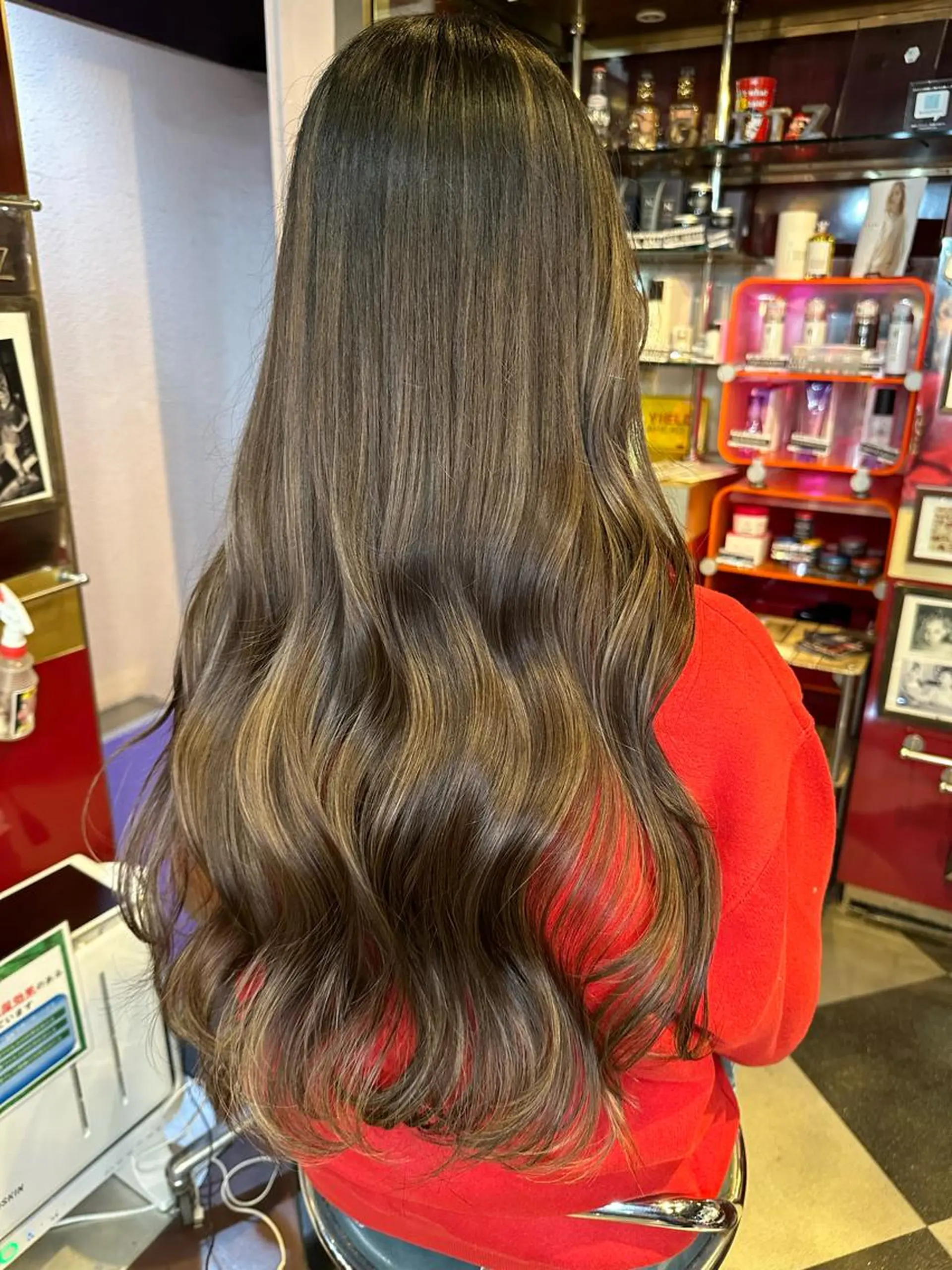 カラー グレージュ ハイライトカラー レイヤーカット/ カラー/長谷恵花のヘアスタイル