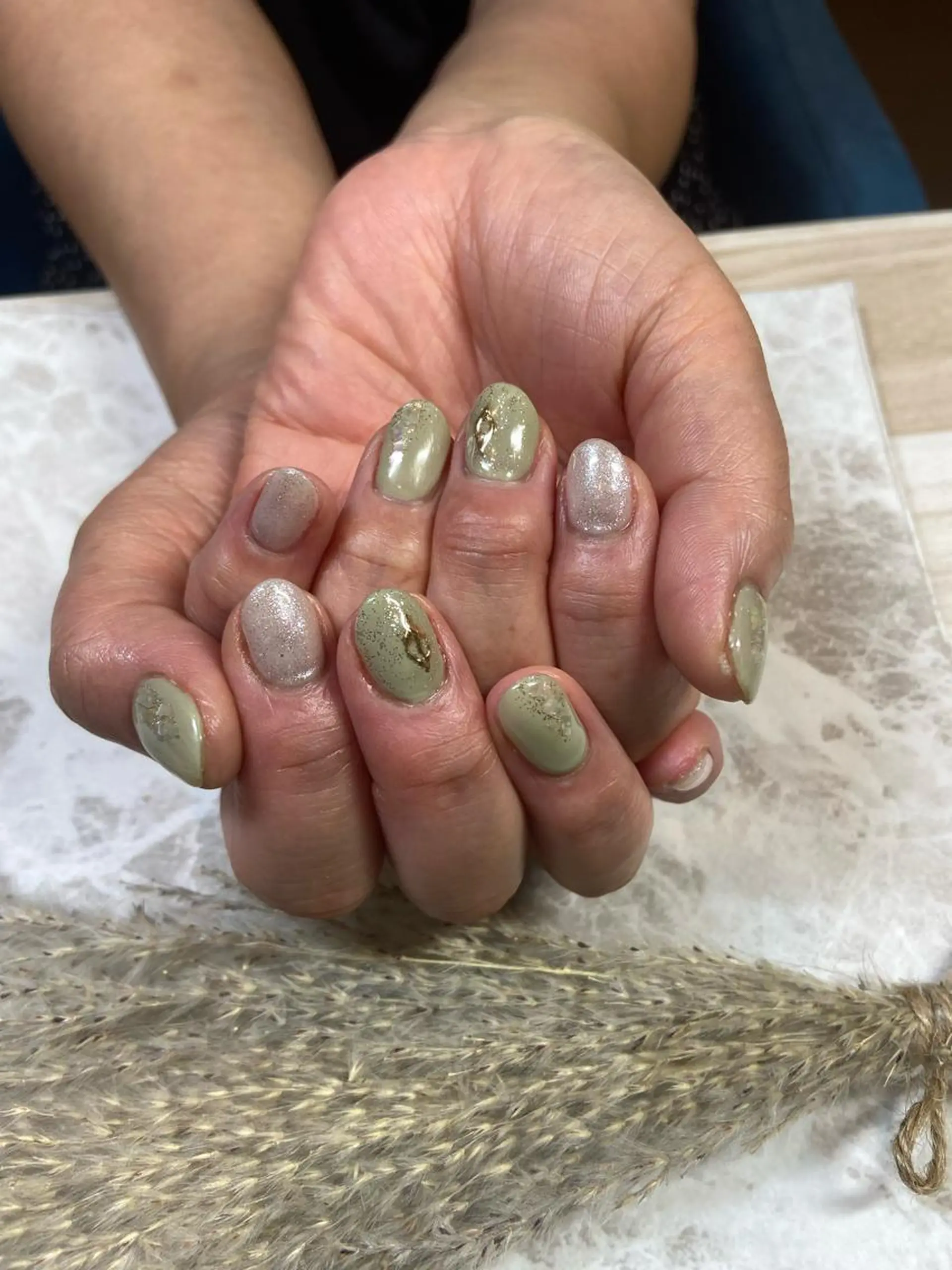 ミディアム ネイル ニュアンスネイル ハンドネイル ネイルサロン ステラのネイルデザイン