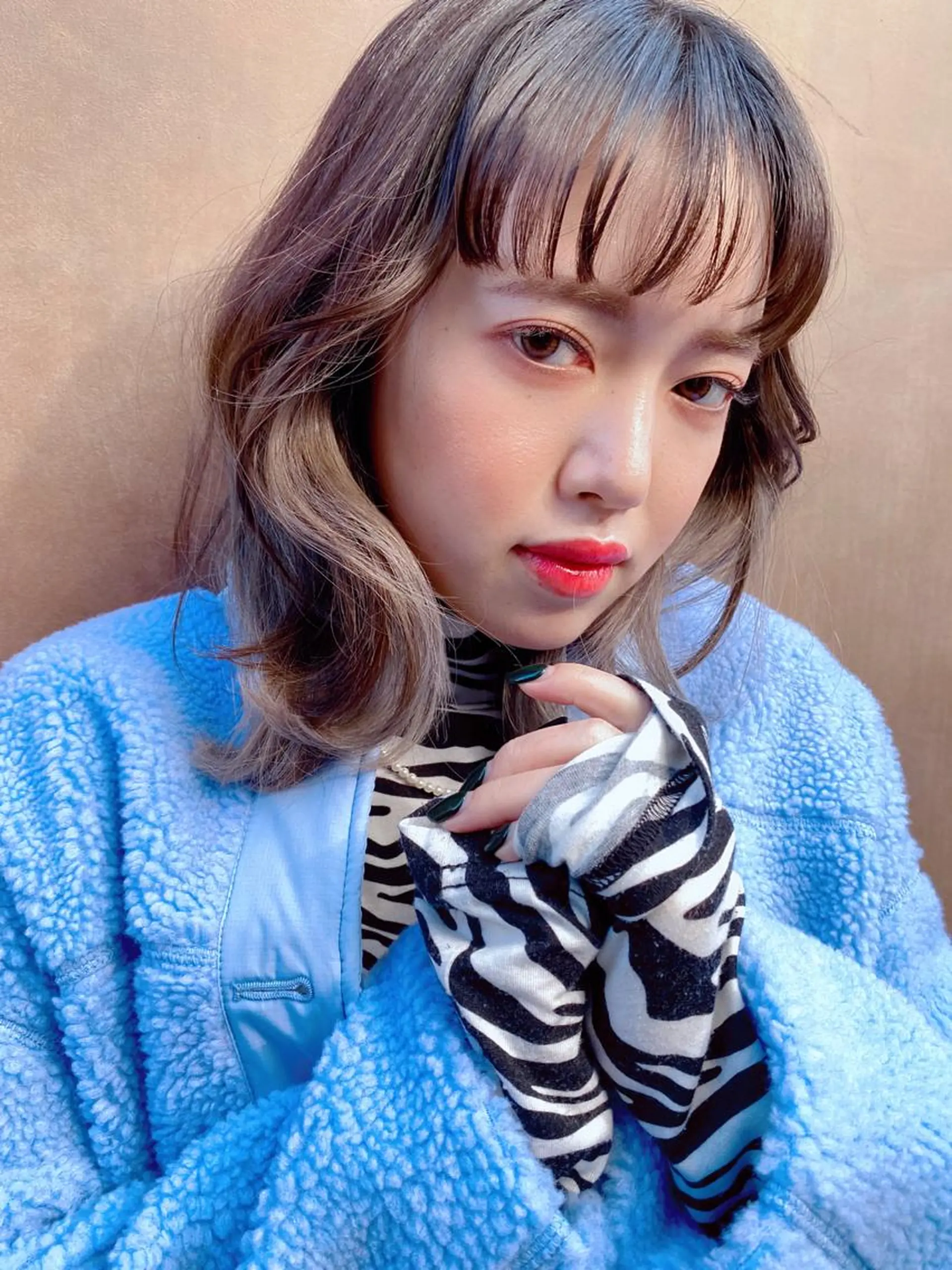 ミディアム カラー 岡野 静華のヘアスタイル