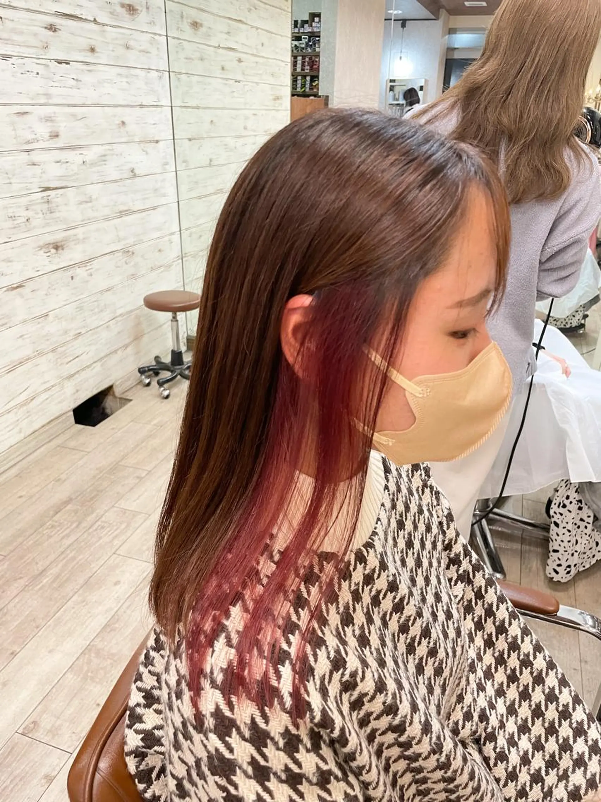 ロング カラー 透明感カラー インナーカラー ピンクカラー レッドカラー イワタ マハ/ minim hairのヘアスタイル