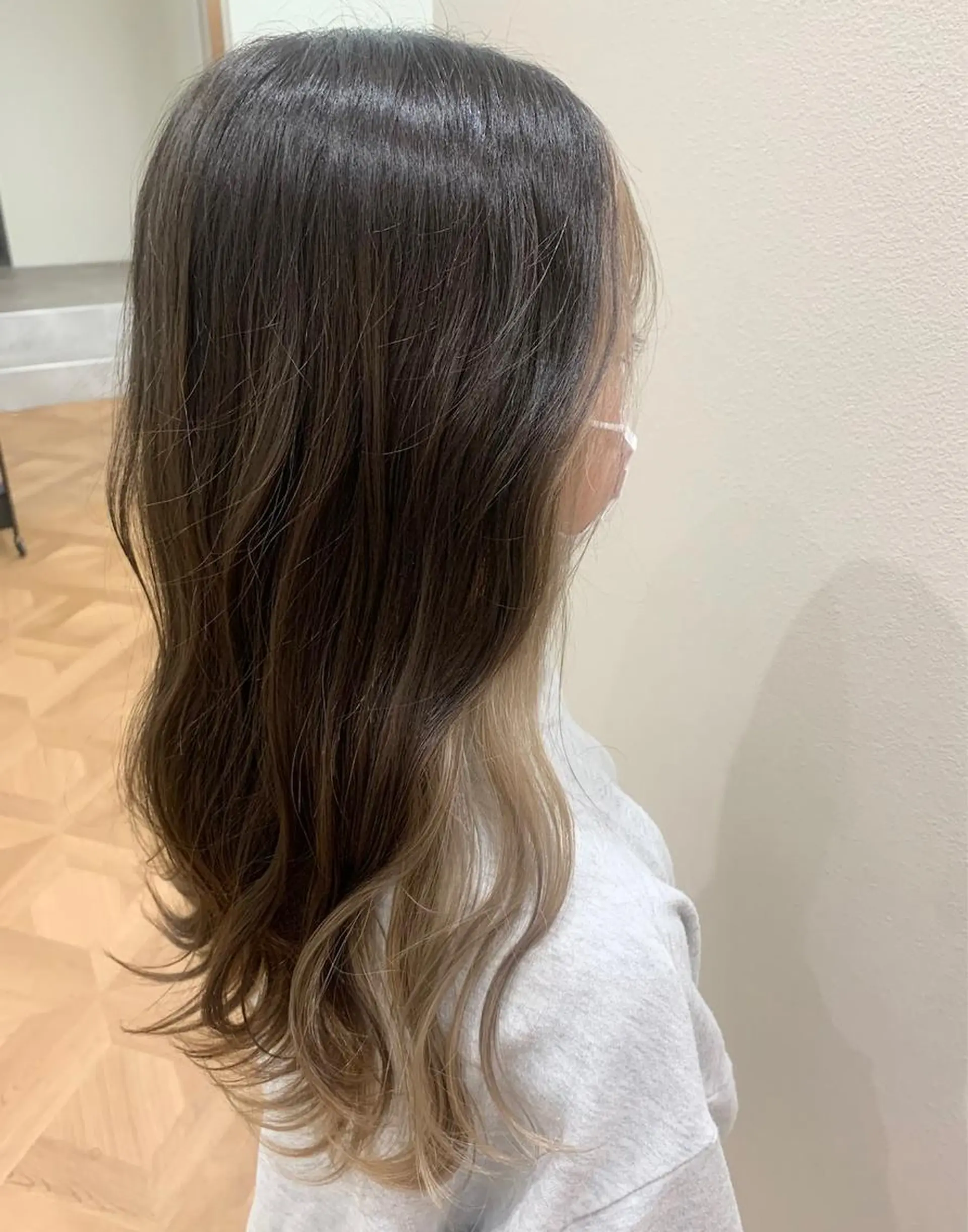 ロング カラー ブリーチ インナーカラー 佐々木 有彩のヘアスタイル