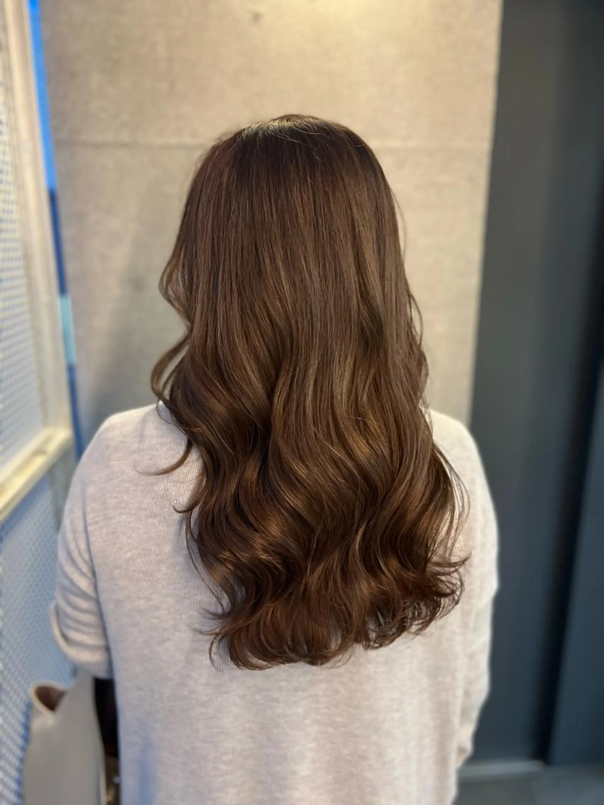 ロング カラー シールエクステ アディクシーカラー アッシュ バレイヤージュ ミストバング ヘアカラー 吉野 瑳桜のヘアスタイル