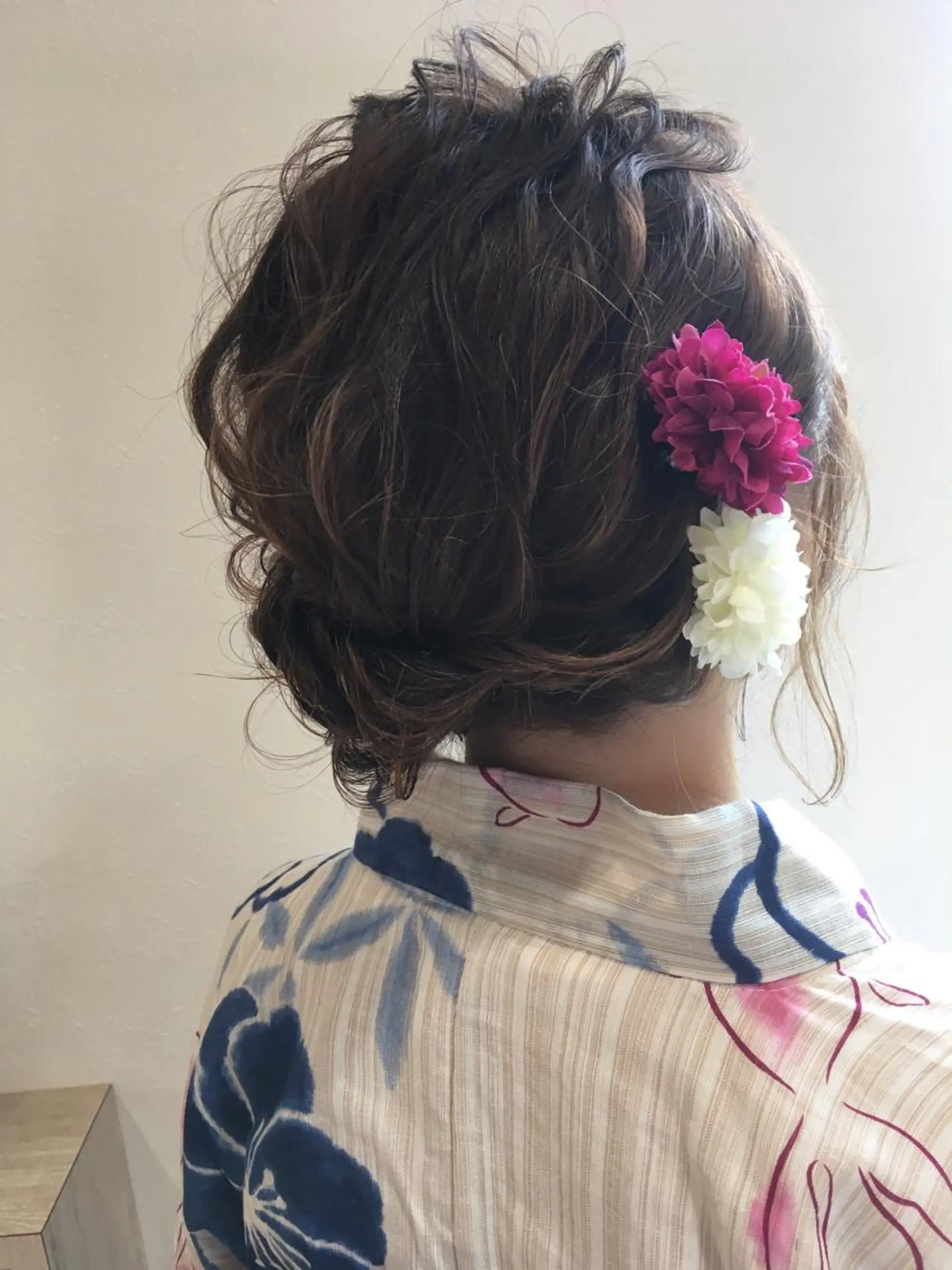 ミディアム ヘアアレンジ ブリーチ/ハイトーン SERINAのヘアスタイル