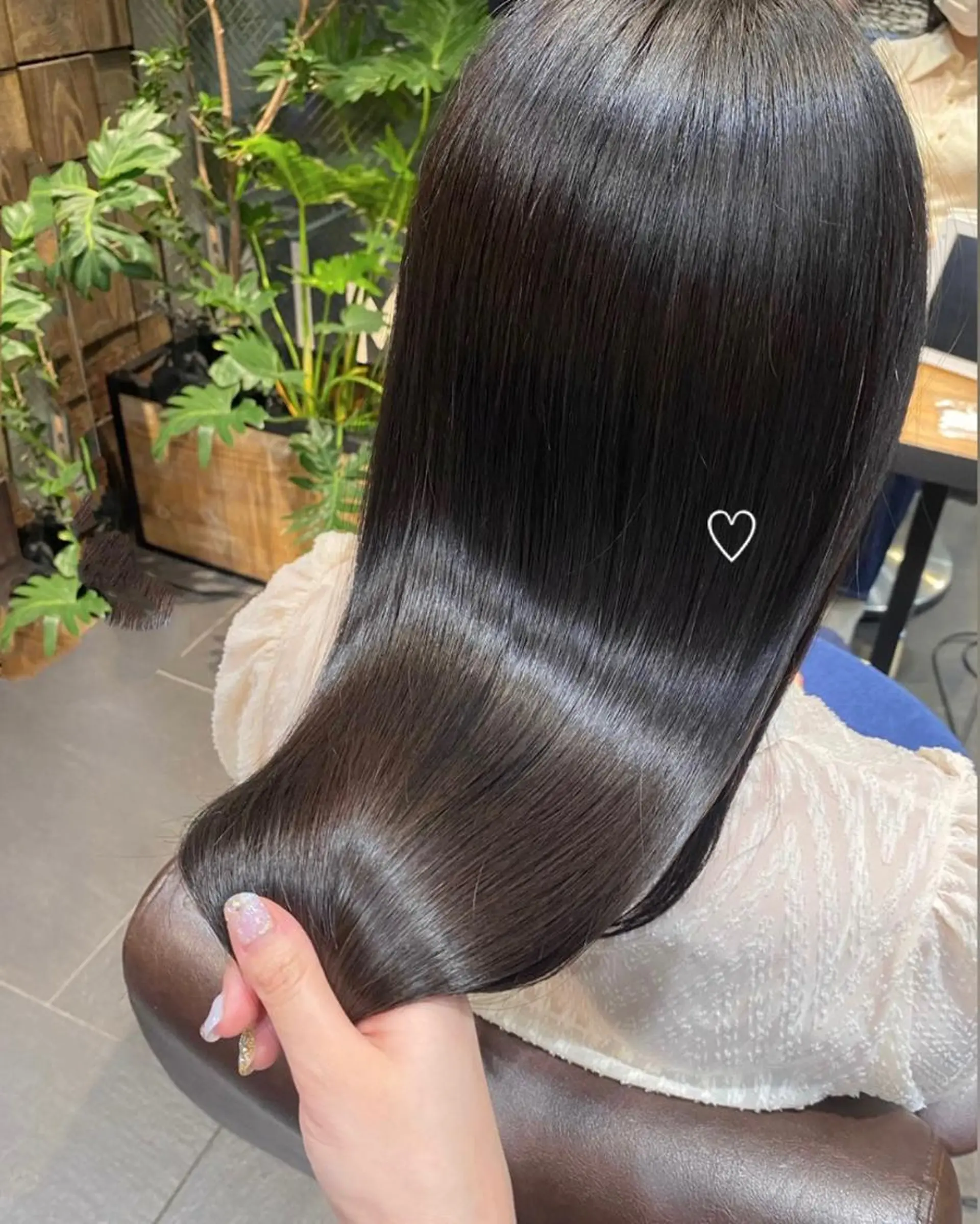 セミロング 横岡 亜香里のヘアスタイル