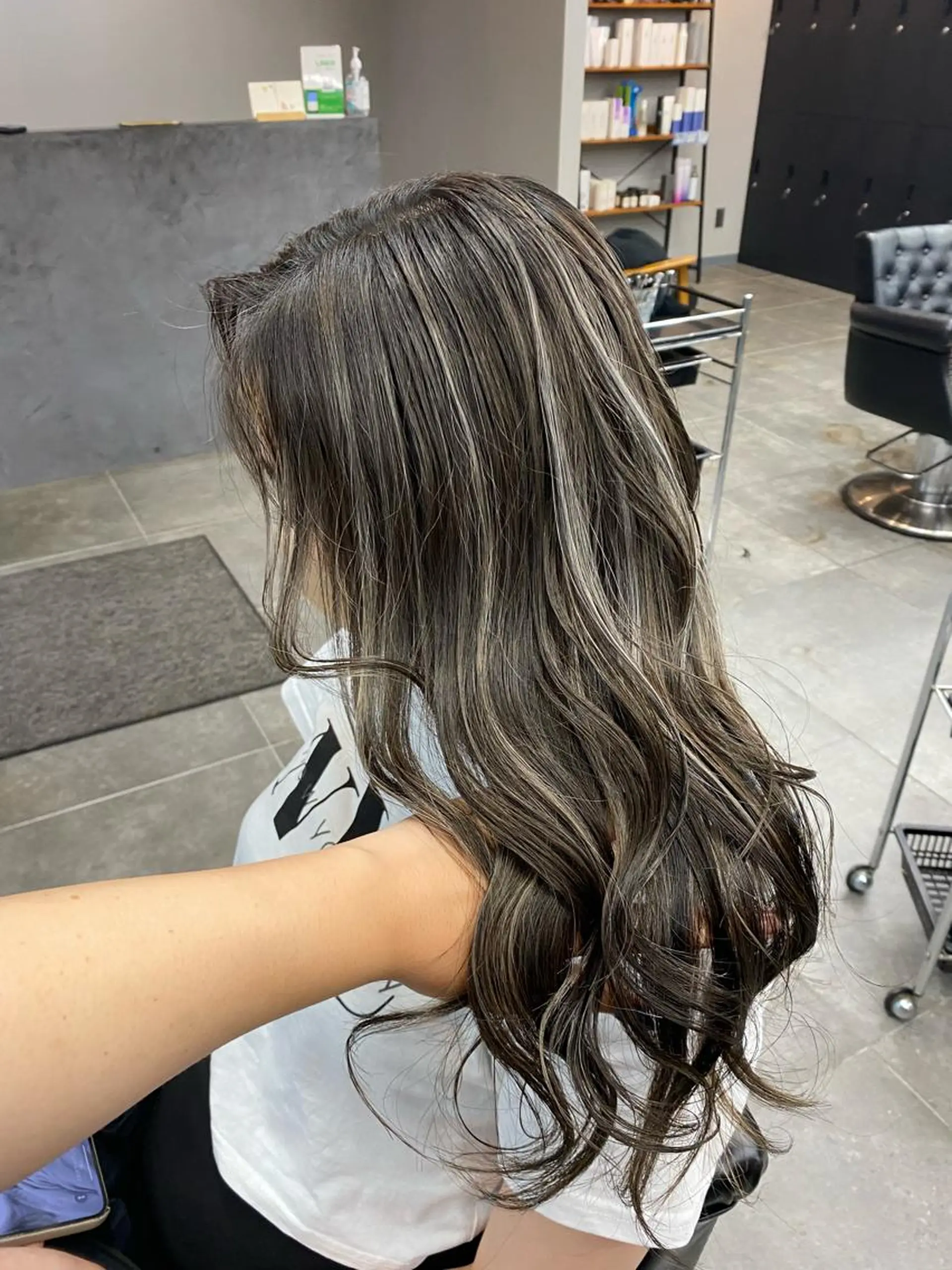 ロング maco 艶感ハイトーン🦋のヘアスタイル