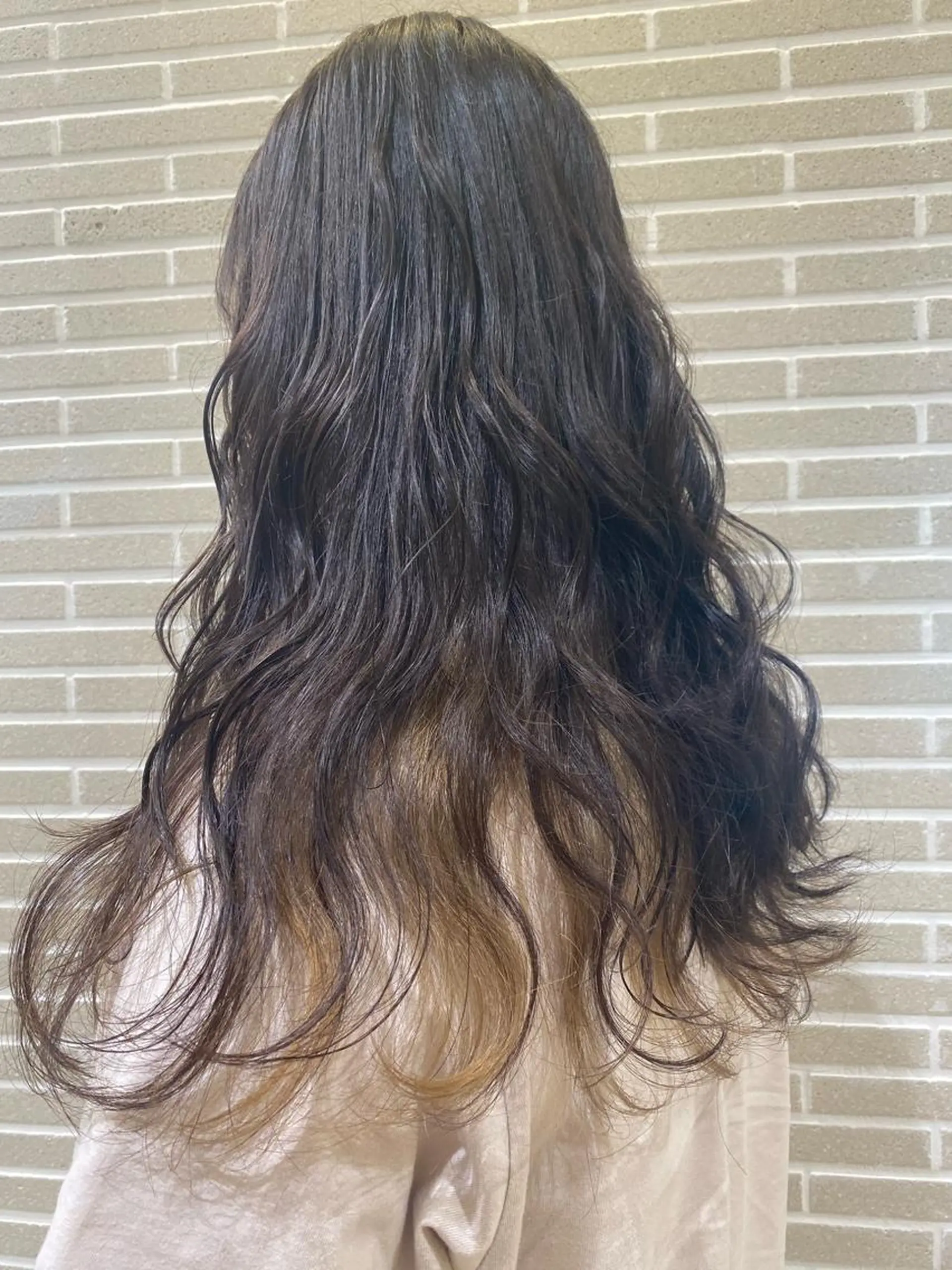 ロング ヘアカラー 植田 菜月のヘアスタイル